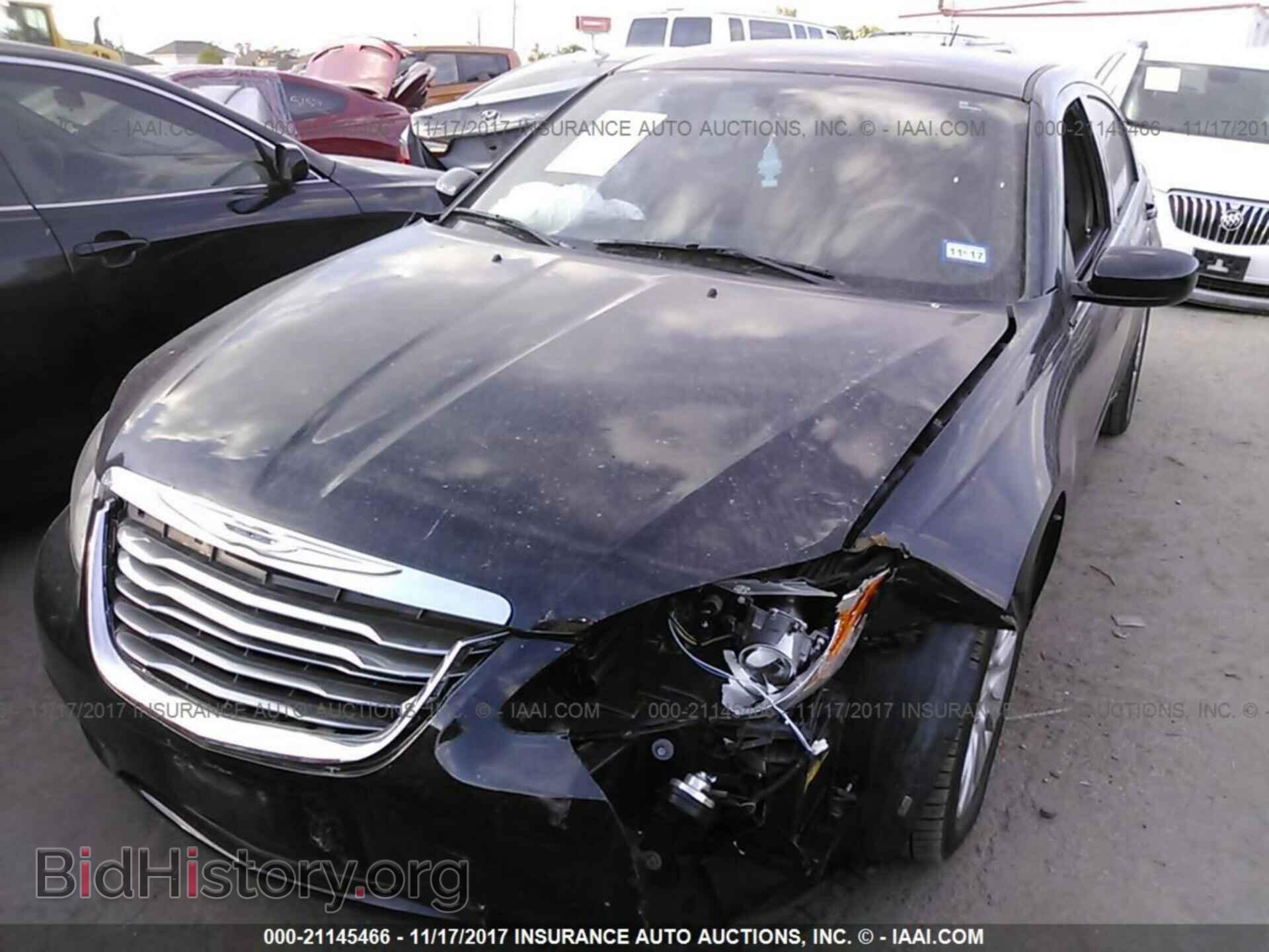 2013 Chrysler 200 - VIN: 1C3CCBAG1DN721873 - Photo 2