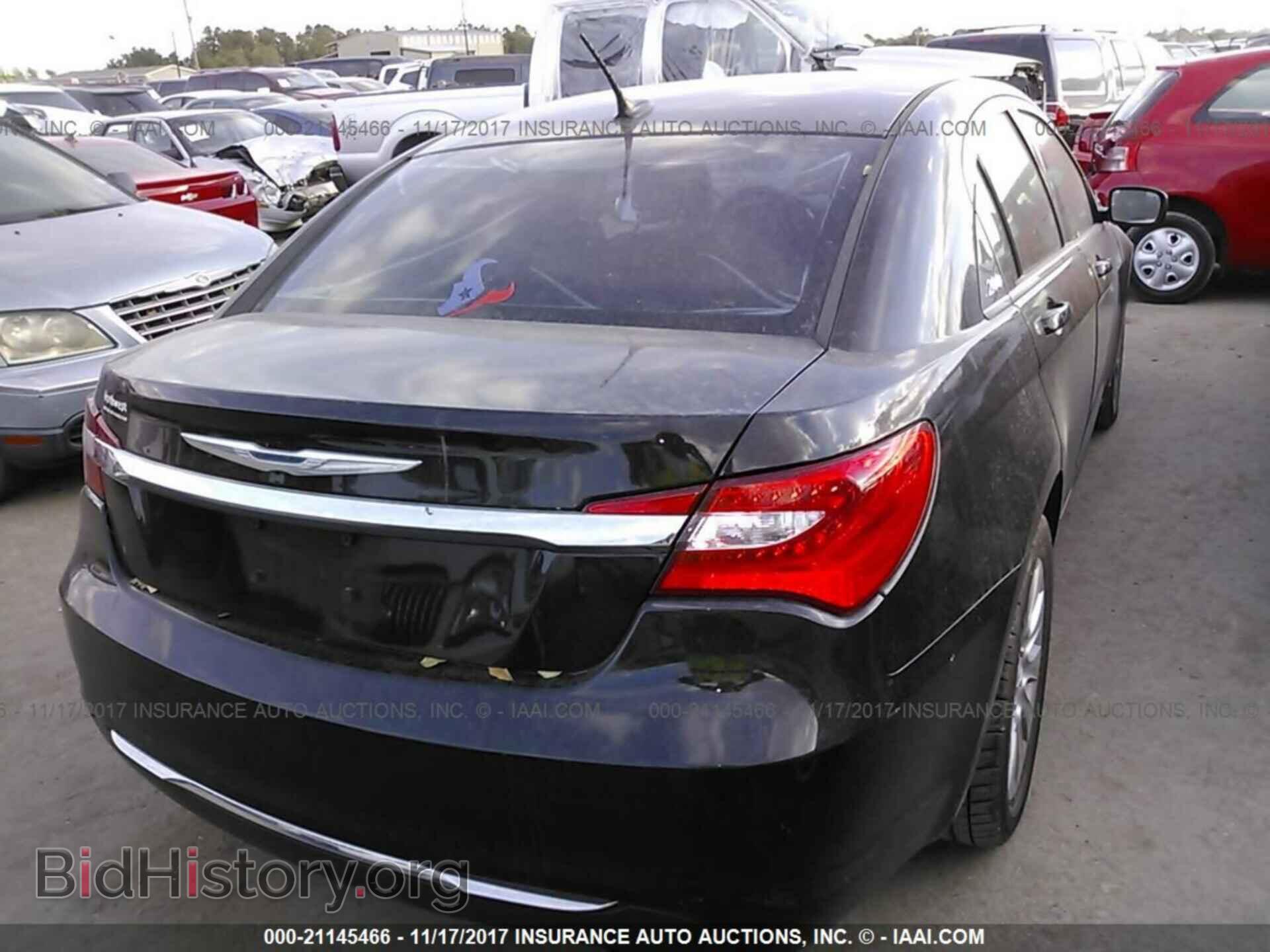 2013 Chrysler 200 - VIN: 1C3CCBAG1DN721873 - Photo 4