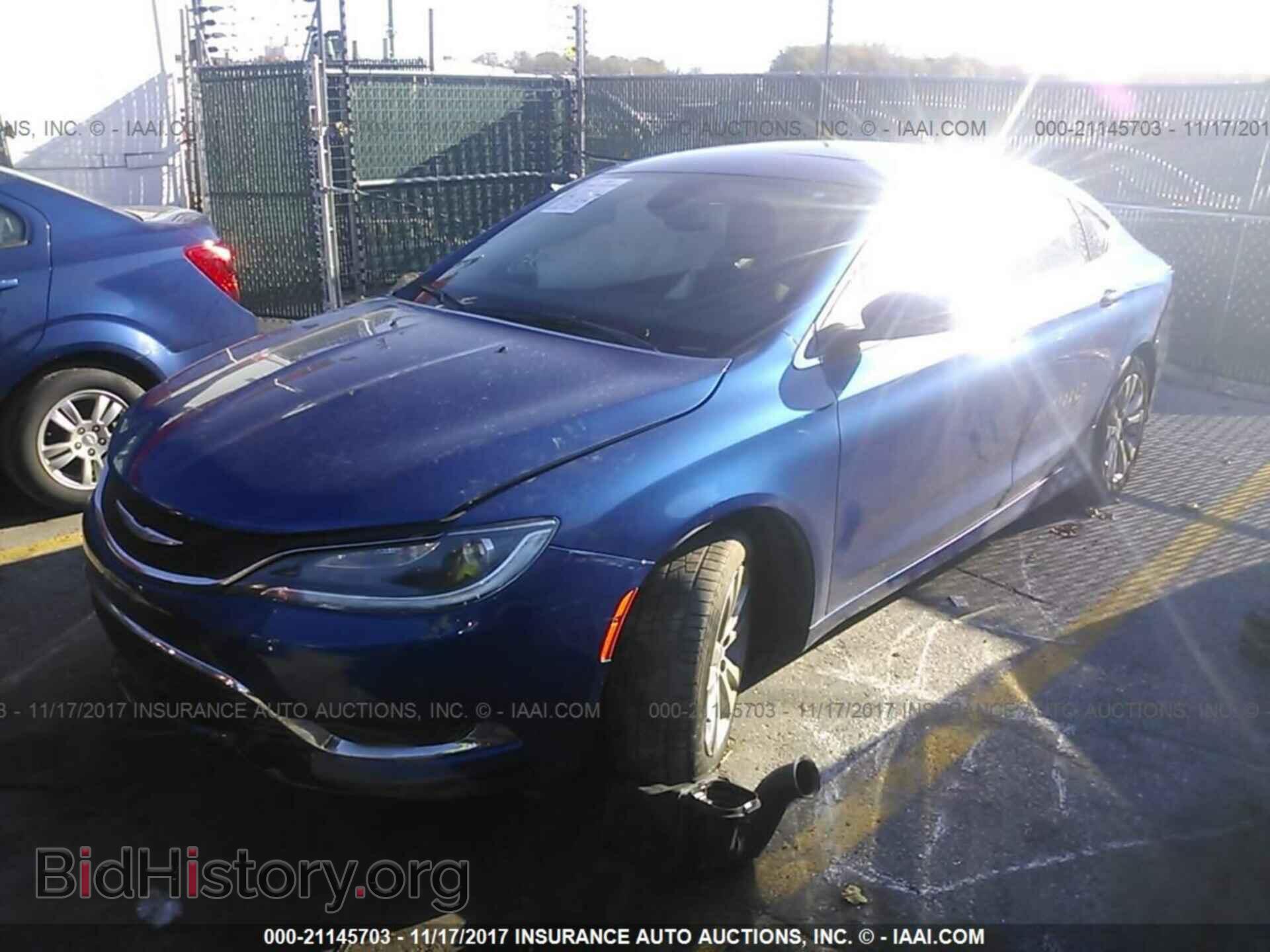 2015 Chrysler 200 - VIN: 1C3CCCAB5FN637083 - Photo 2