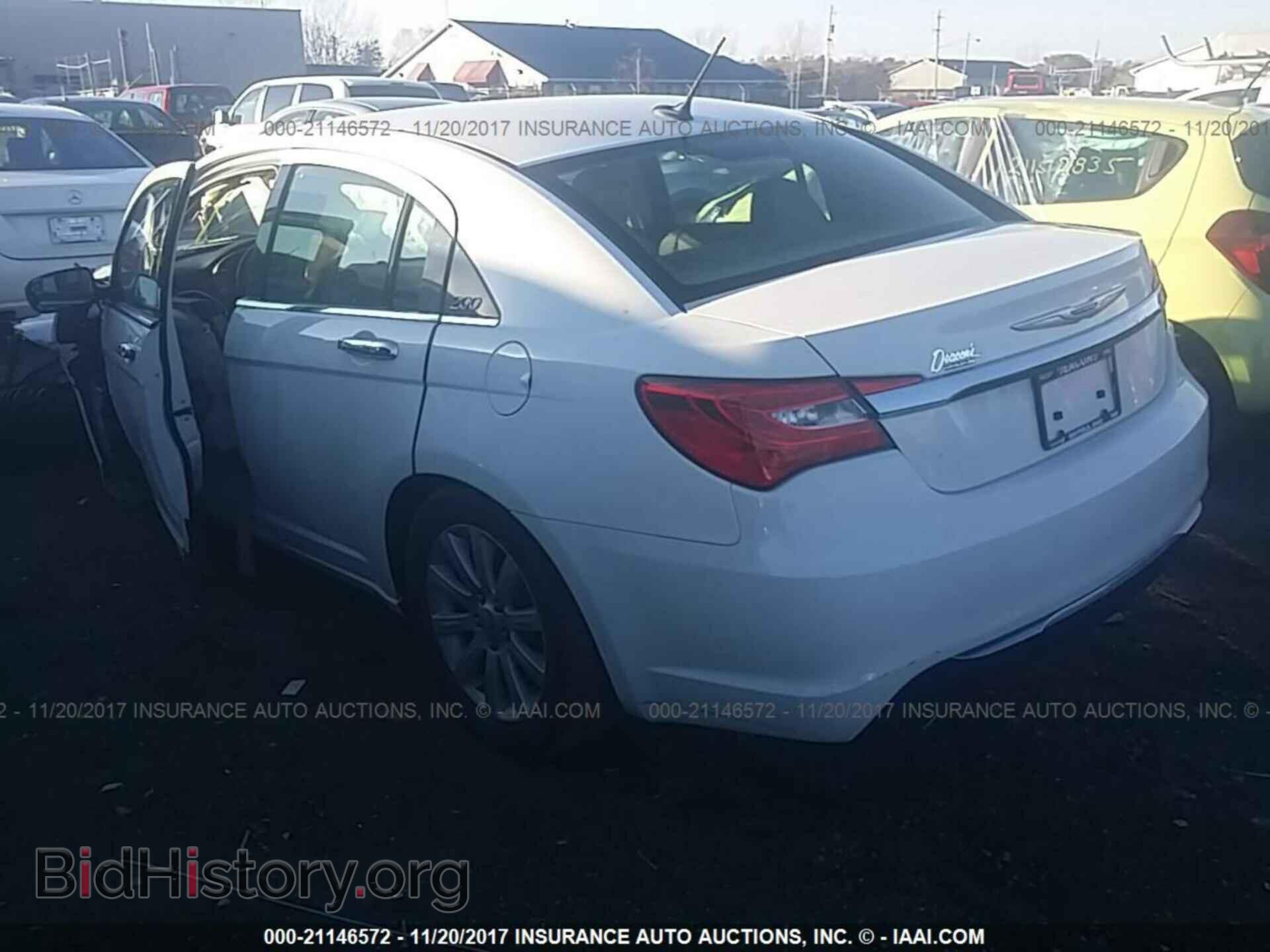 2014 Chrysler 200 - VIN: 1C3CCBCG3EN158971 - Фото 3