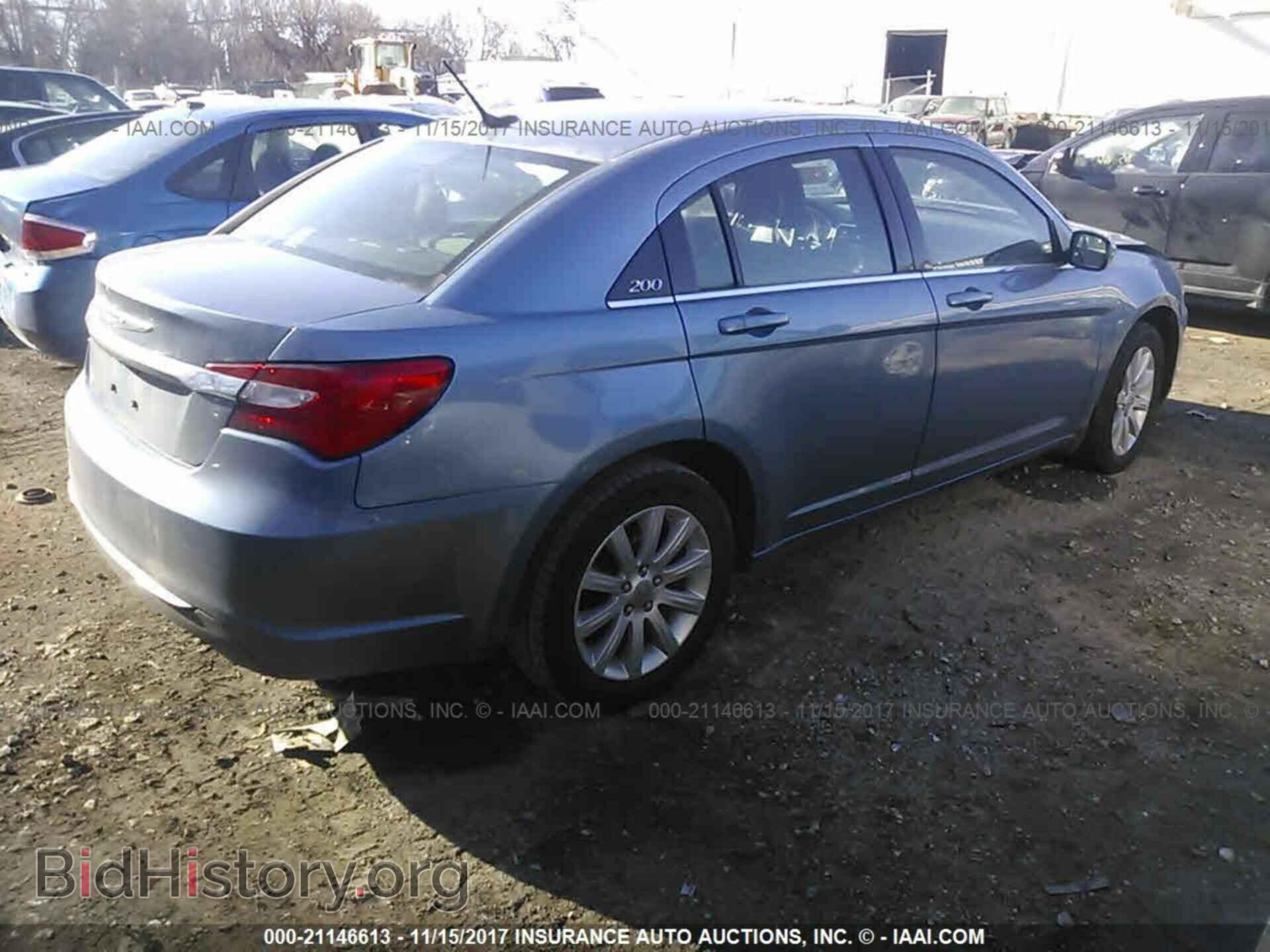 2011 Chrysler 200 - VIN: 1C3BC1FB5BN555003 - Photo 4
