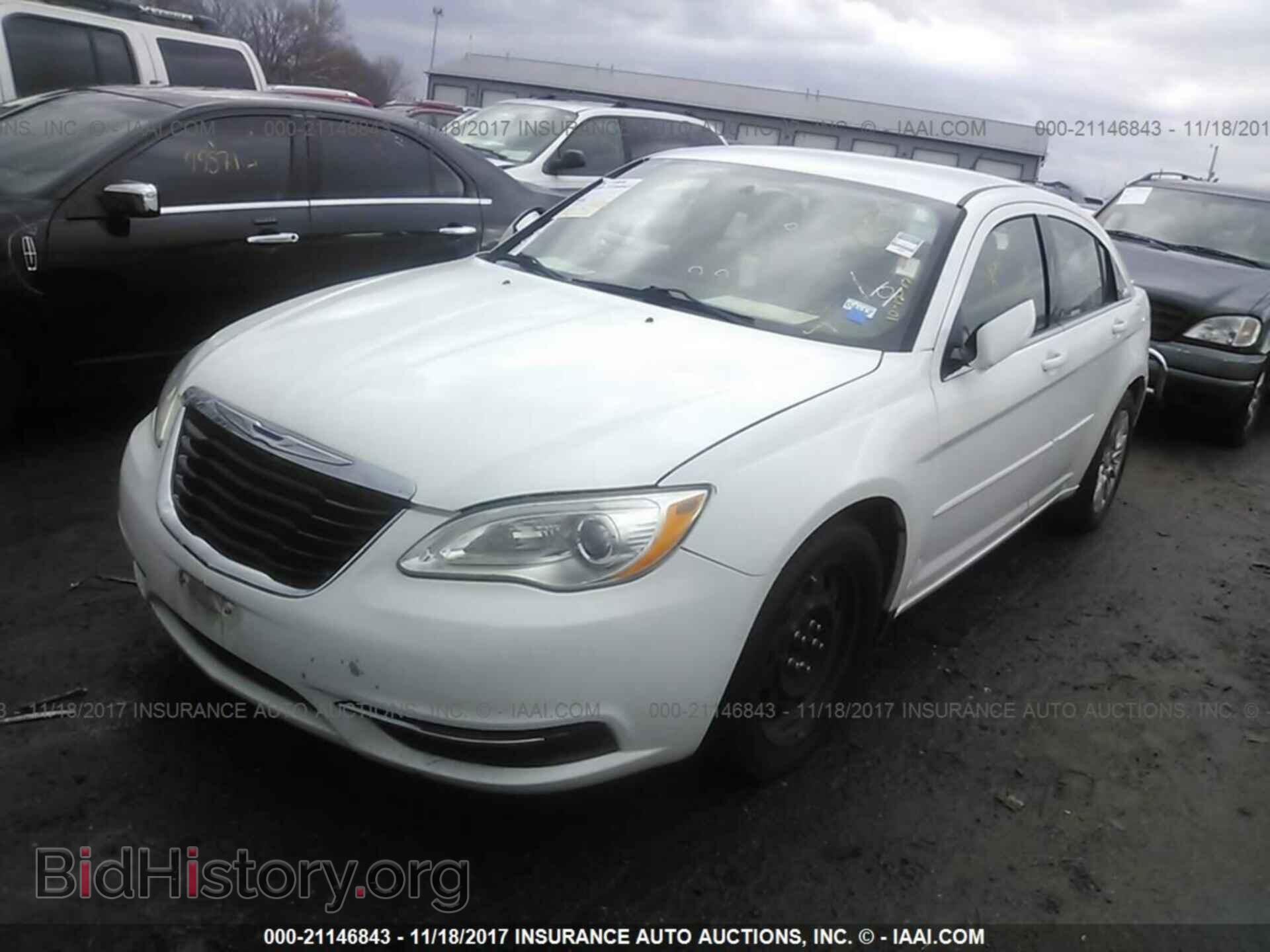2012 Chrysler 200 - VIN: 1C3CCBAB9CN228901 - Photo 2