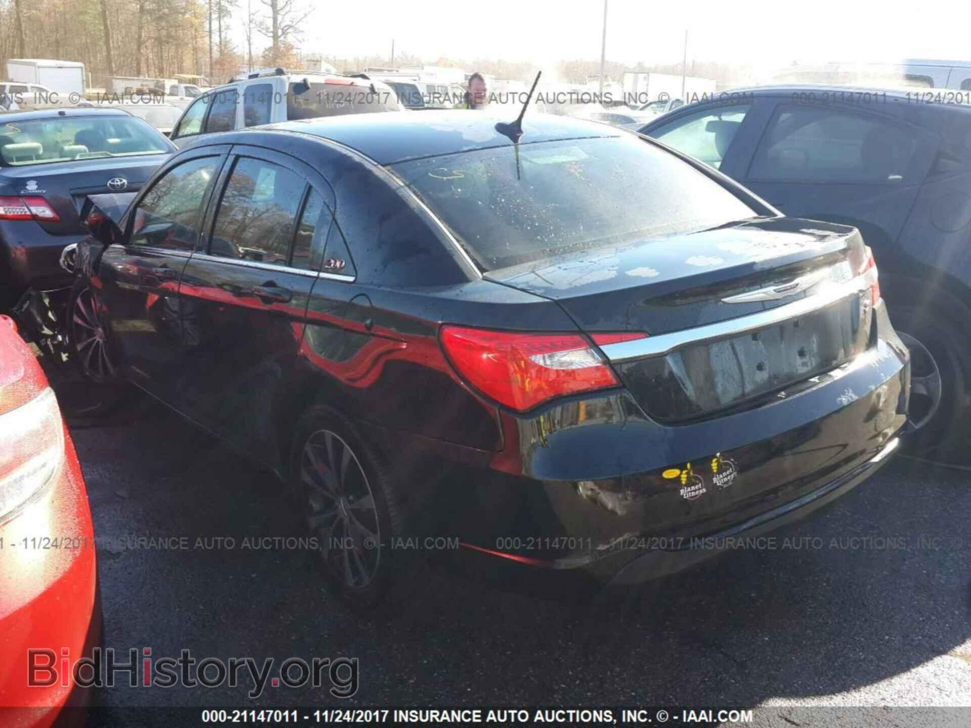 2013 Chrysler 200 - VIN: 1C3CCBBB7DN584893 - Фото 3