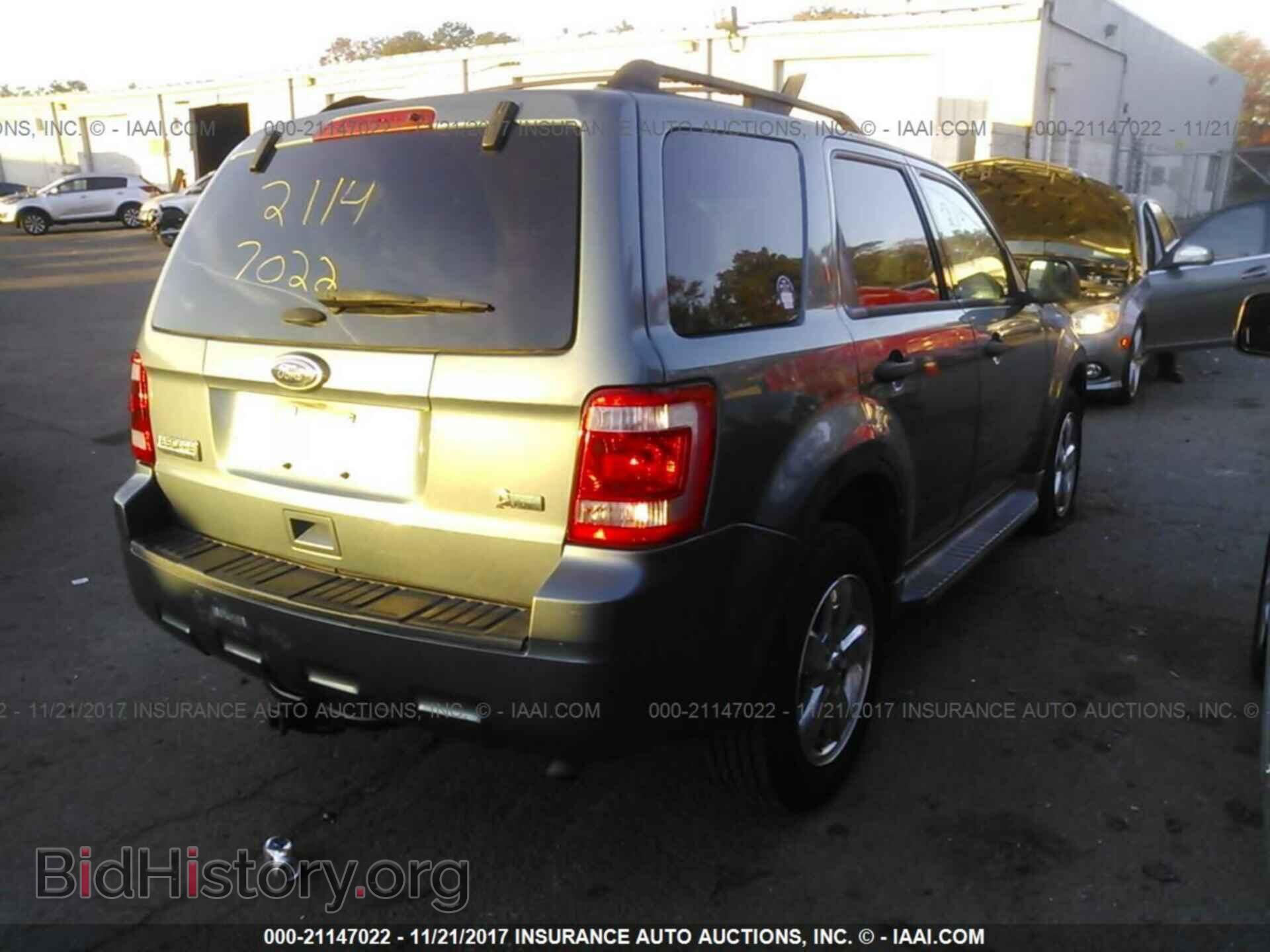 2011 Ford Escape - VIN: 1FMCU9DG9BKB63102 - Photo 4