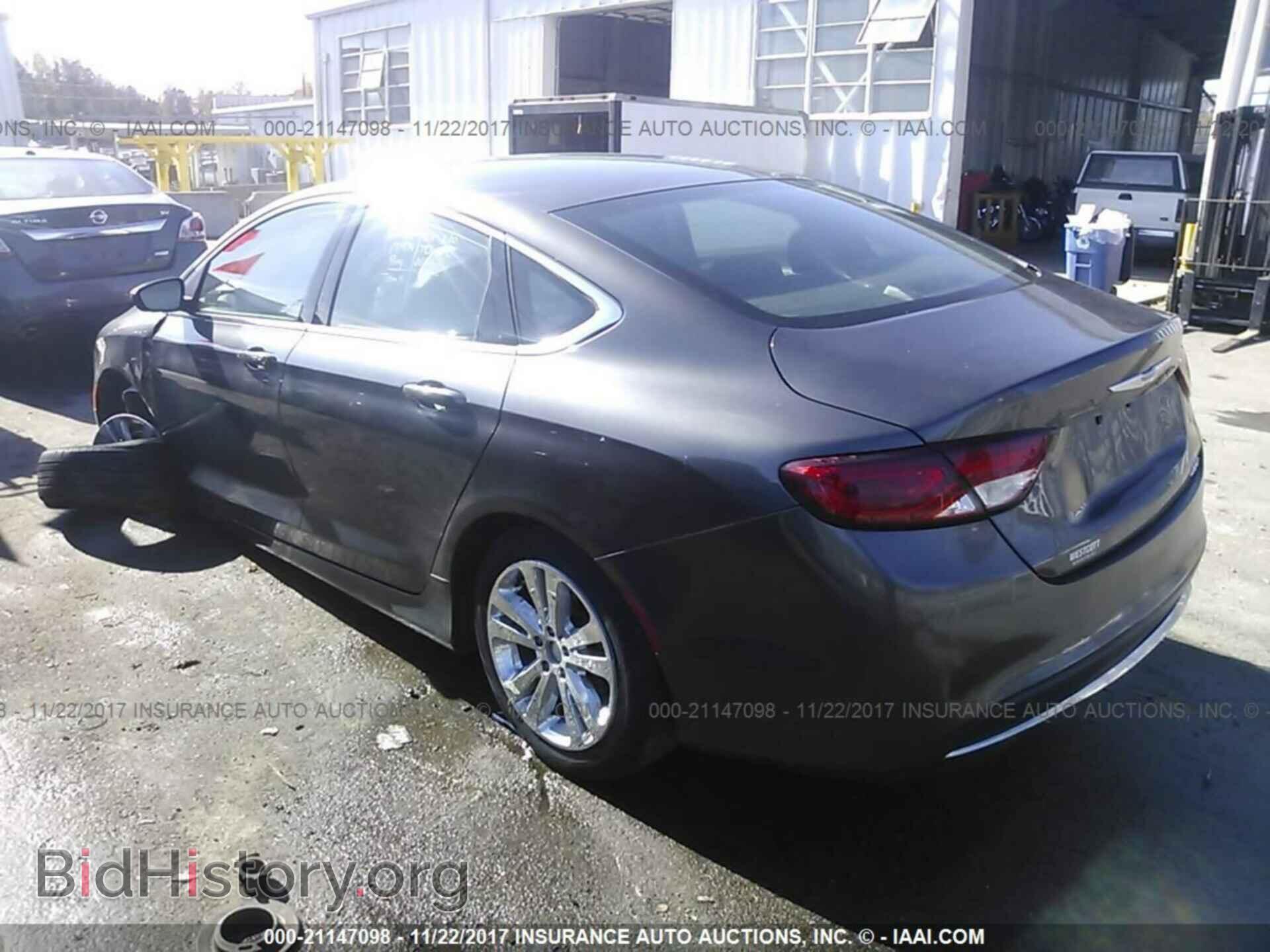 2015 Chrysler 200 - VIN: 1C3CCCABXFN741987 - Photo 3