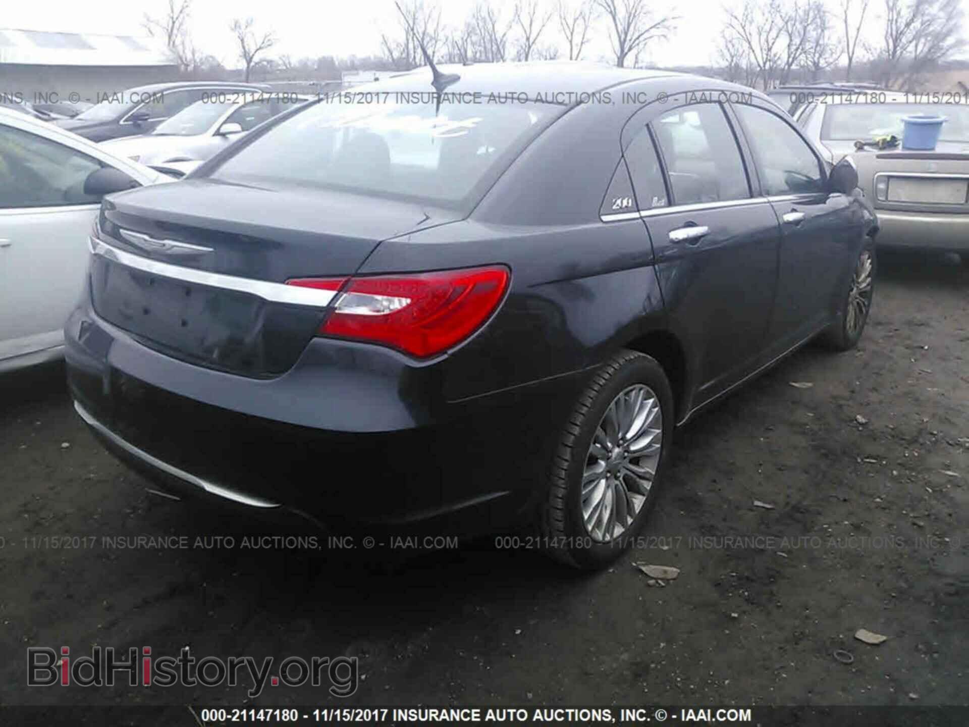 2011 Chrysler 200 - VIN: 1C3BC2FG8BN517556 - Photo 4