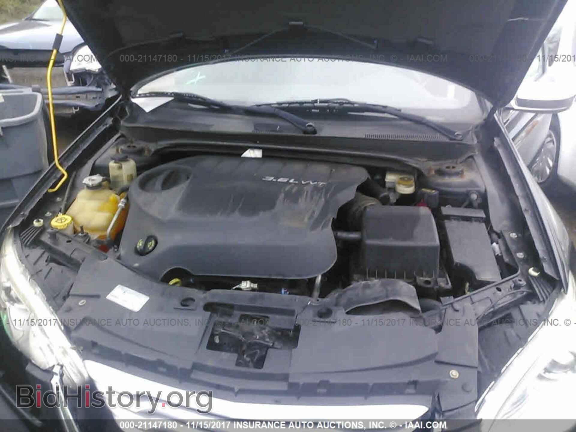 2011 Chrysler 200 - VIN: 1C3BC2FG8BN517556 - Photo 10