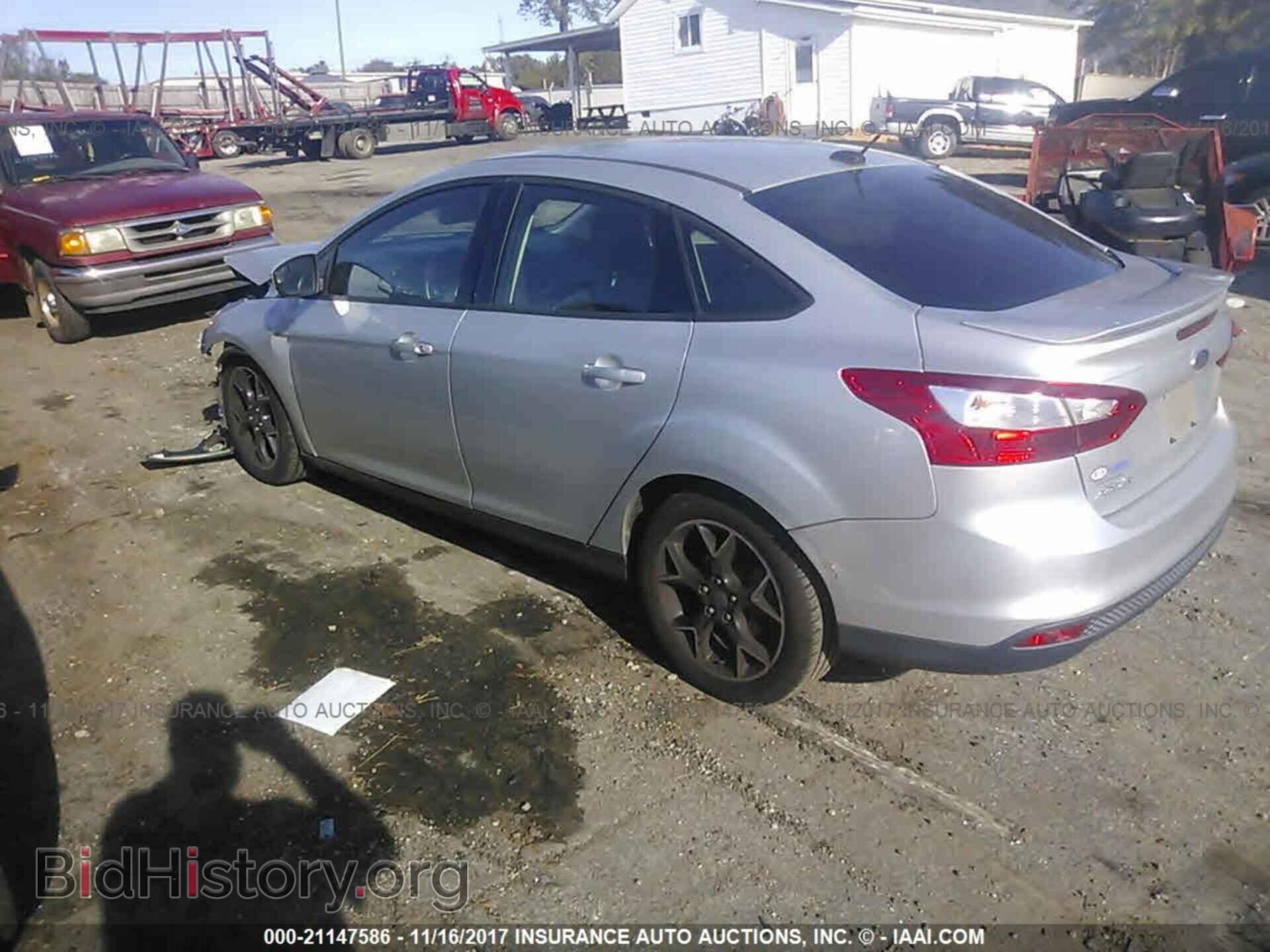 2012 Ford Focus - VIN: 1FAHP3F20CL303636 - Фото 3