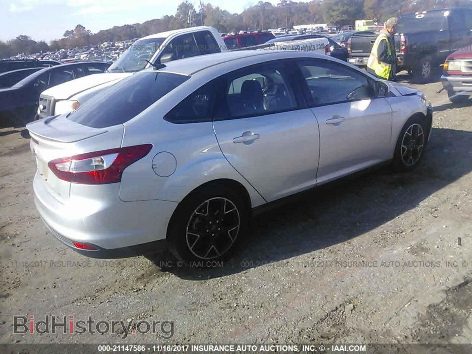 2012 Ford Focus - VIN: 1FAHP3F20CL303636 - Фото 4
