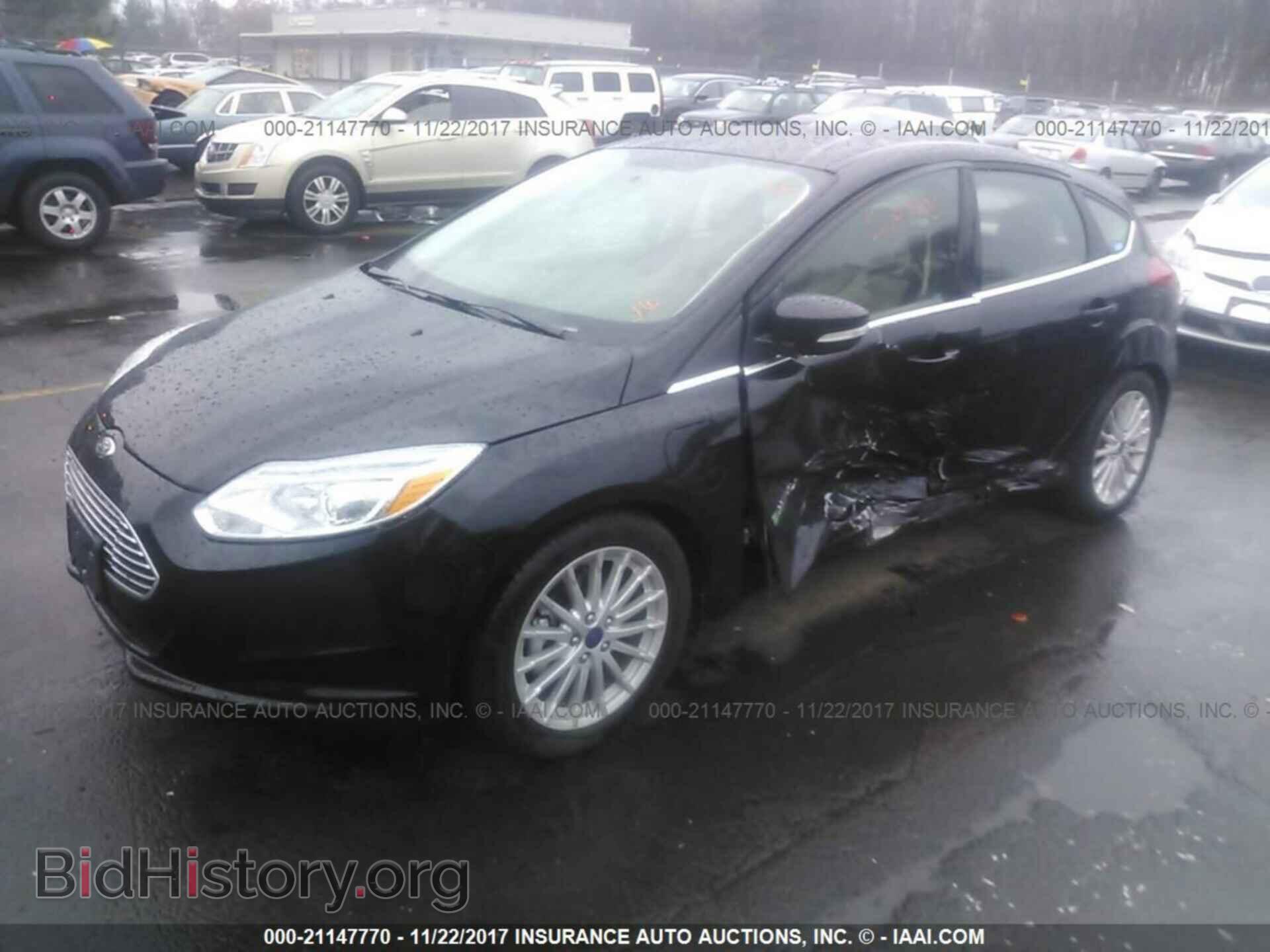 2017 Ford Focus - VIN: 1FADP3R44HL239152 - Фото 2