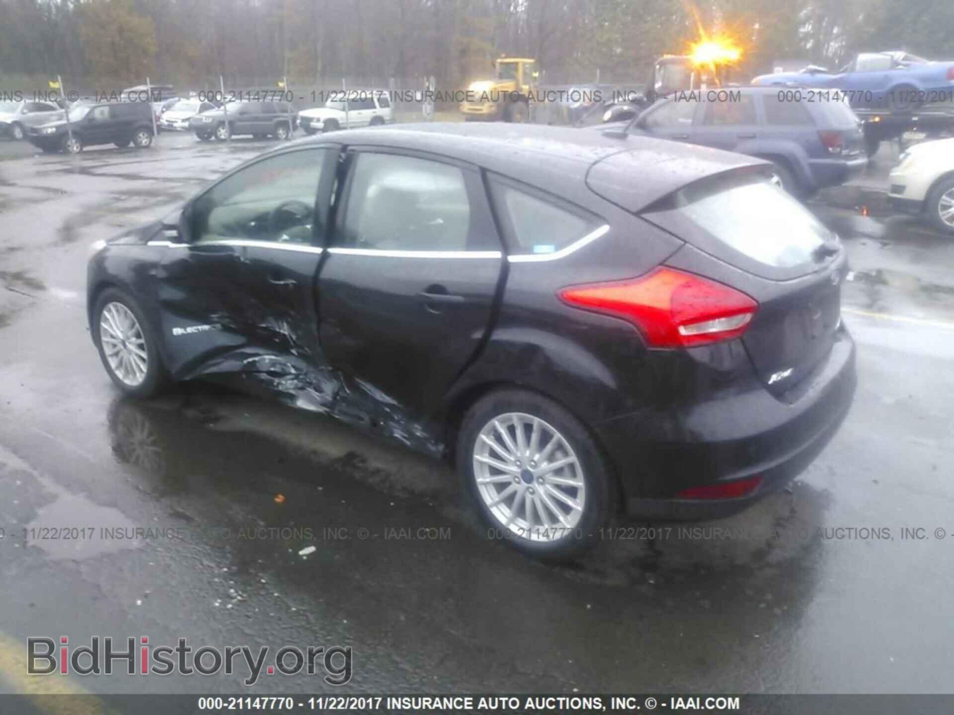 2017 Ford Focus - VIN: 1FADP3R44HL239152 - Фото 3