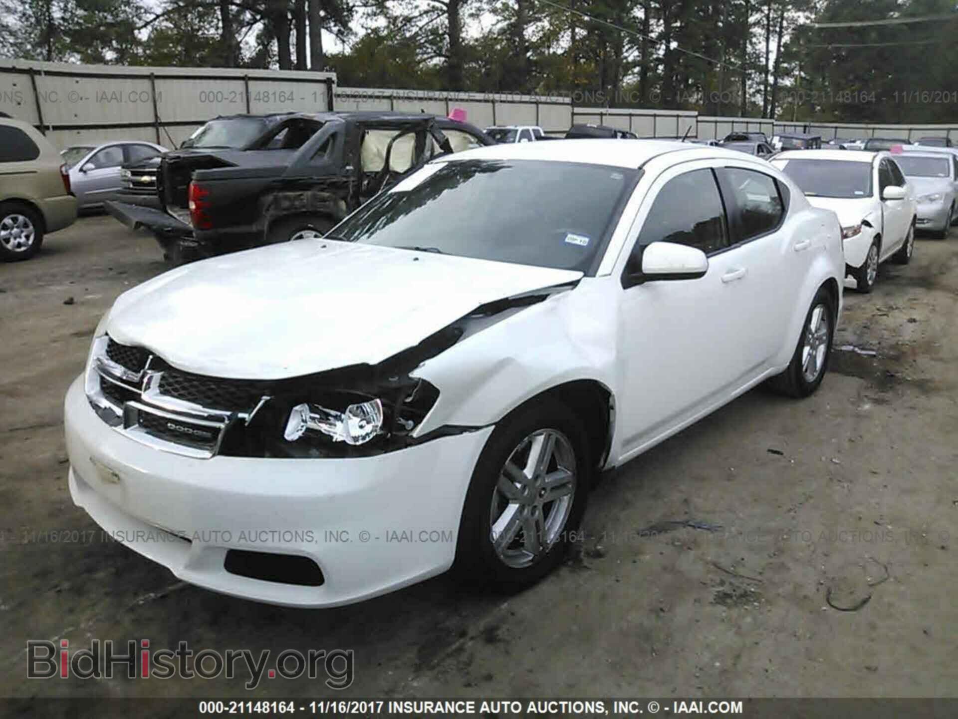 2011 Dodge Avenger - VIN: 1B3BD1FBXBN573247 - Фото 2