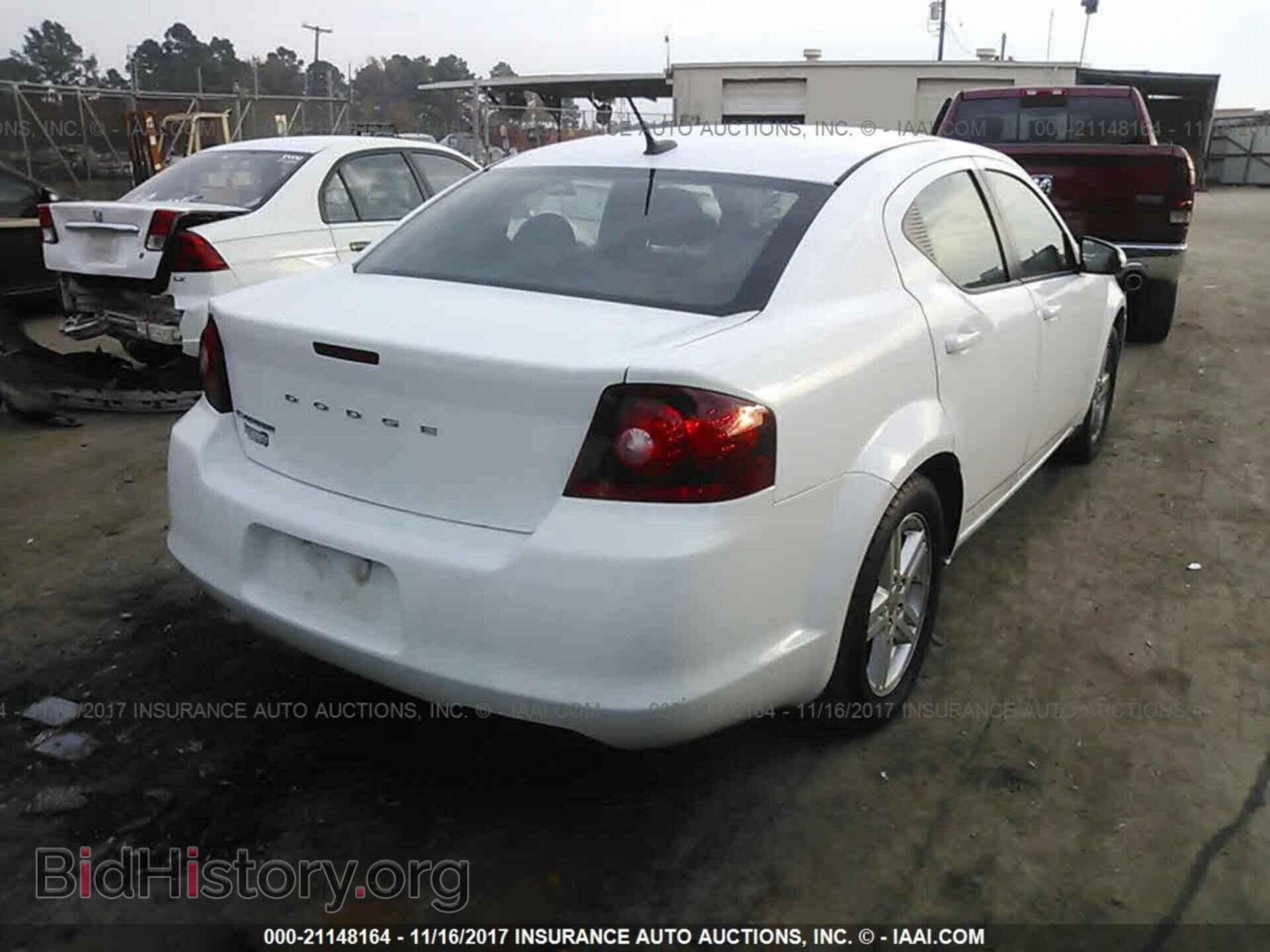 2011 Dodge Avenger - VIN: 1B3BD1FBXBN573247 - Фото 4