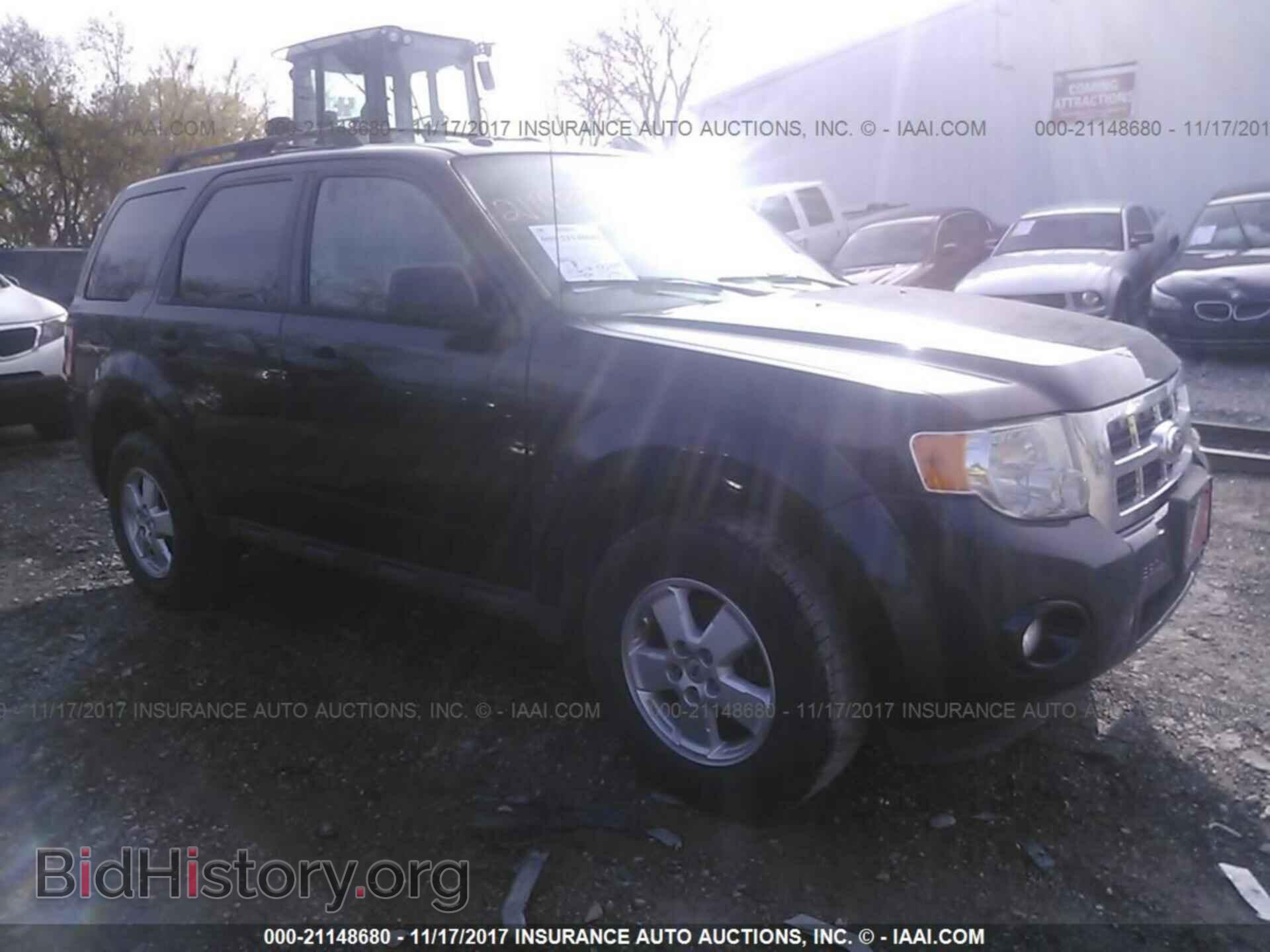 Photo 1FMCU0D73BKA54405 - Ford Escape 2011