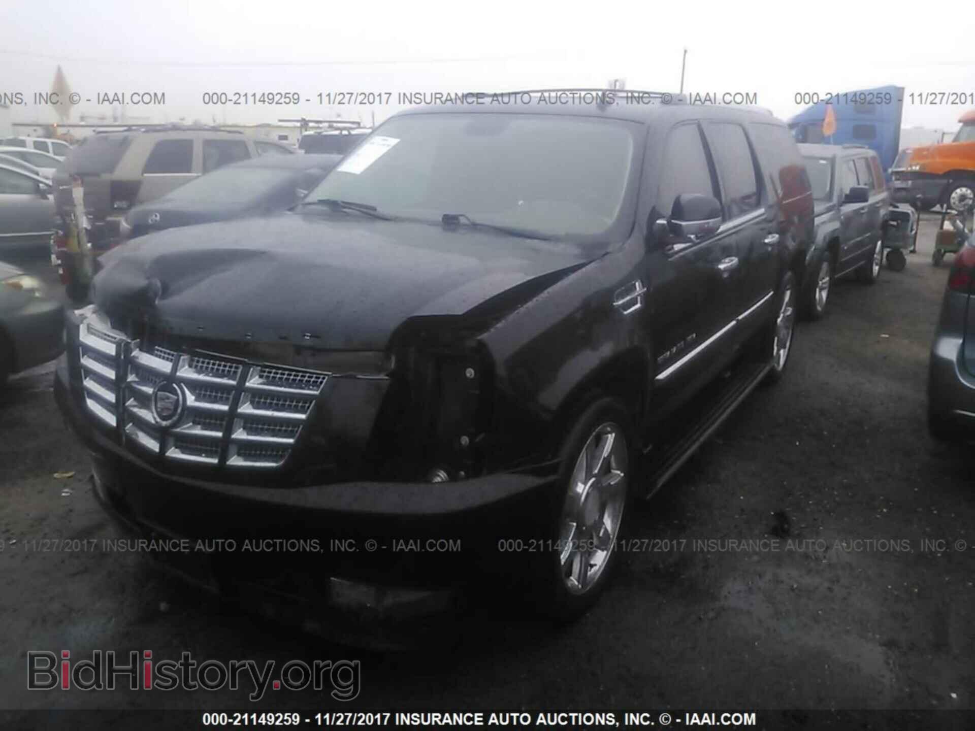 2011 Cadillac Escalade - VIN: 1GYS4JEF5BR244672 - Фото 2