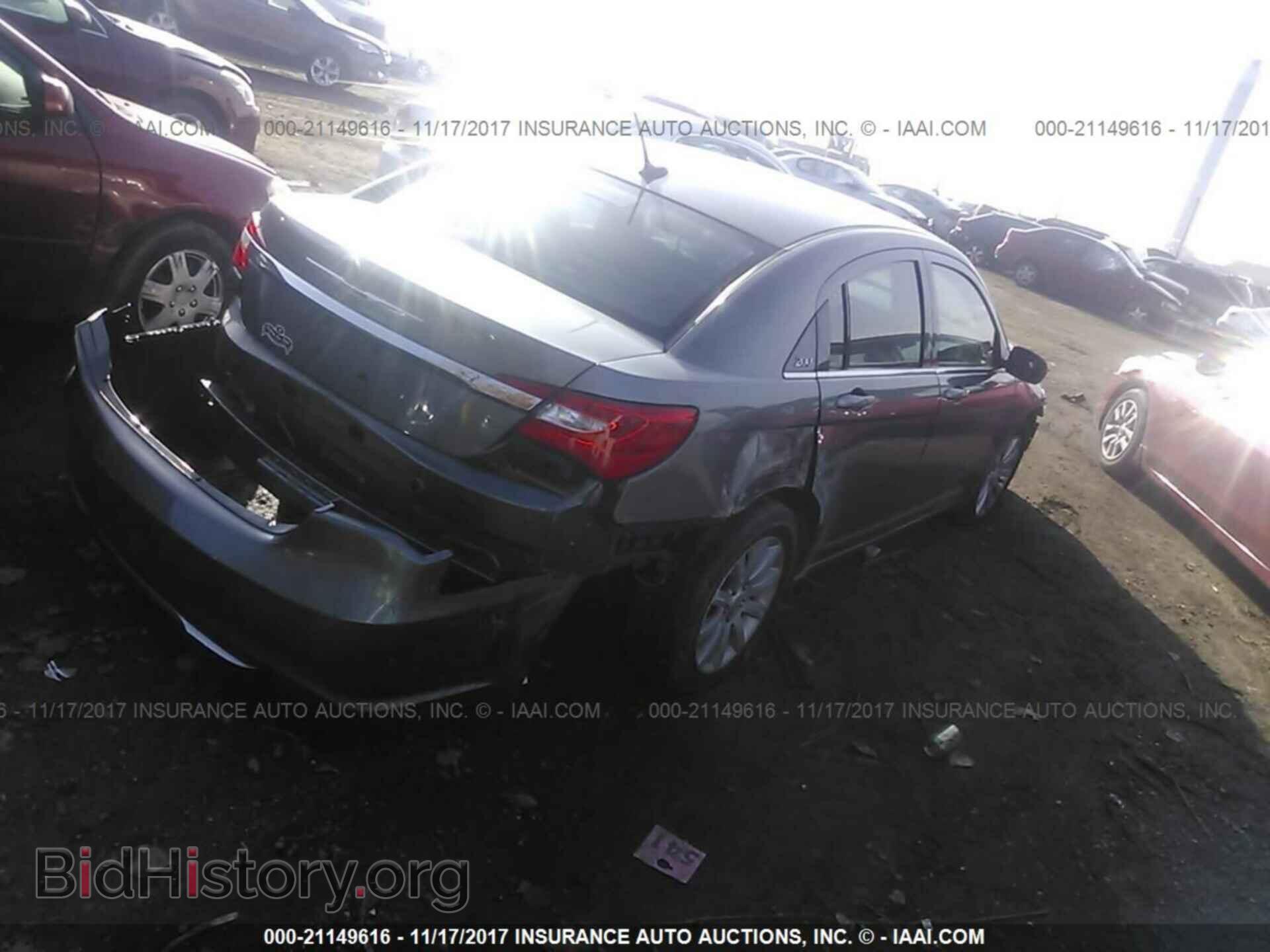 2013 Chrysler 200 - VIN: 1C3CCBBB1DN701982 - Photo 4