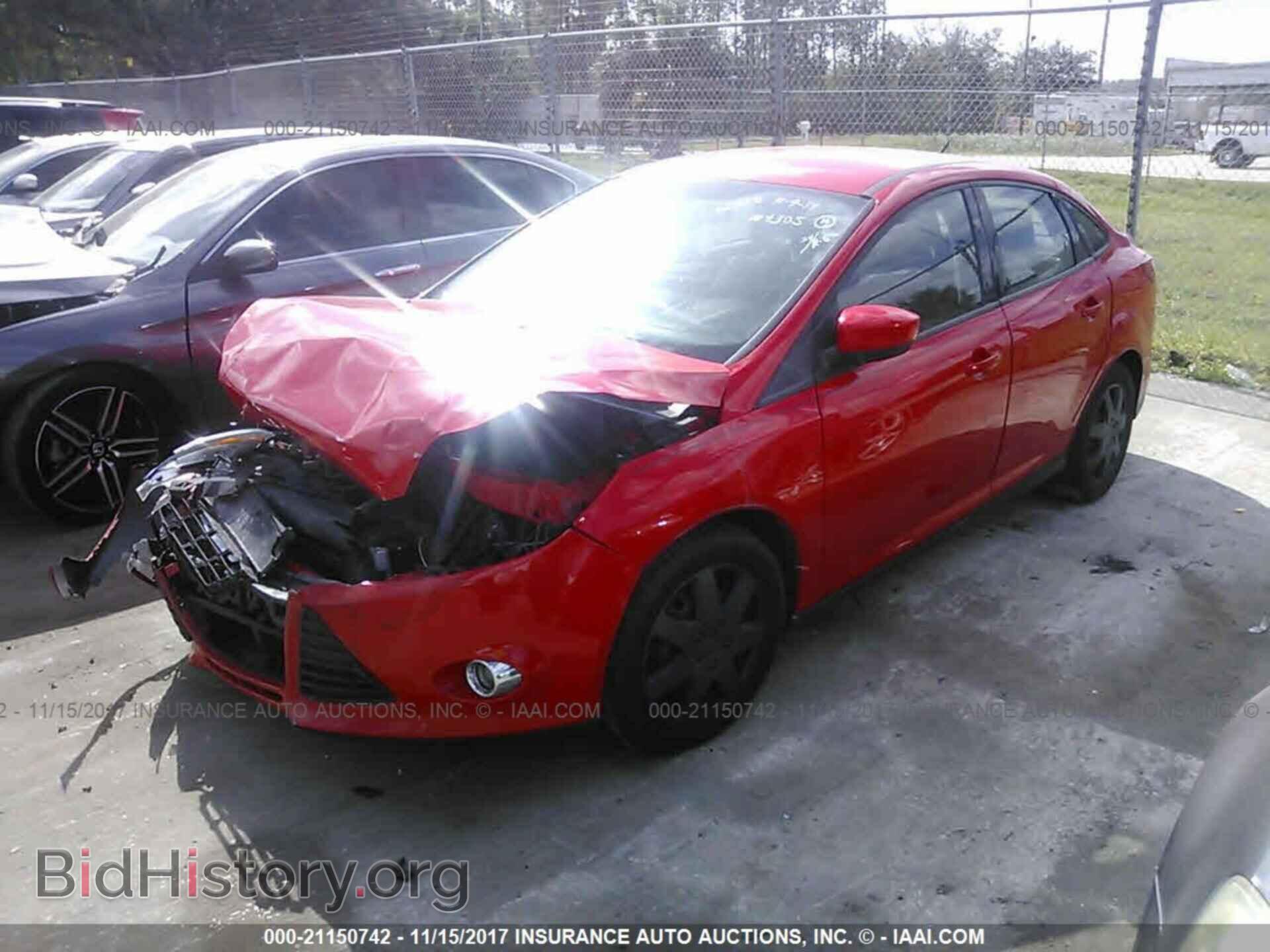 2012 Ford Focus - VIN: 1FAHP3F28CL254671 - Photo 2