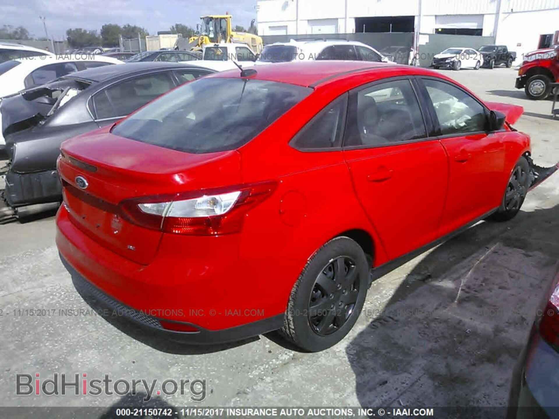 2012 Ford Focus - VIN: 1FAHP3F28CL254671 - Photo 4