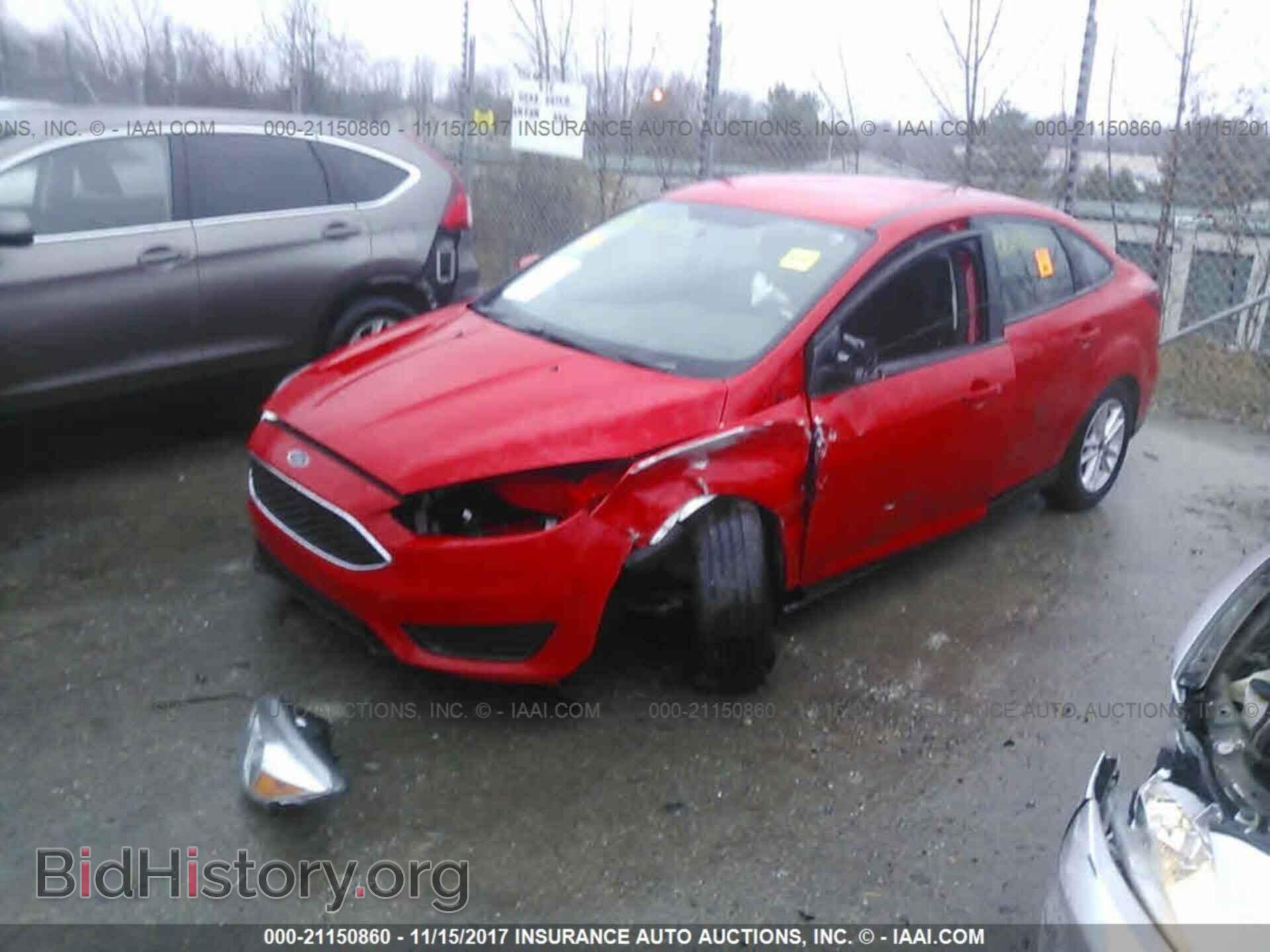 2016 Ford Focus - VIN: 1FADP3F28GL220041 - Photo 2