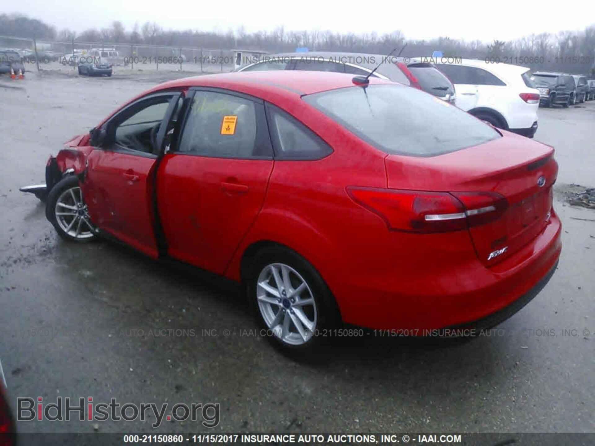 2016 Ford Focus - VIN: 1FADP3F28GL220041 - Photo 3