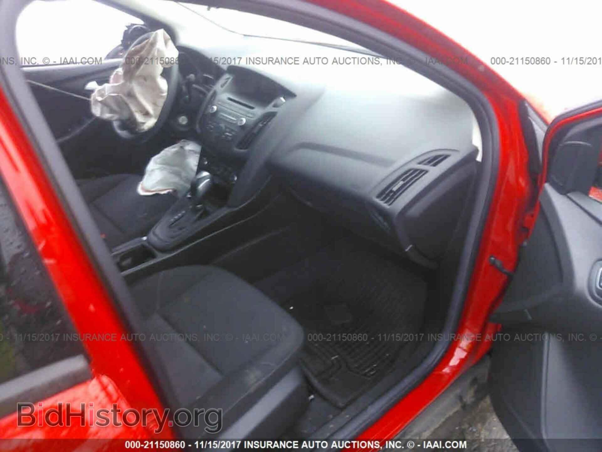 2016 Ford Focus - VIN: 1FADP3F28GL220041 - Photo 5