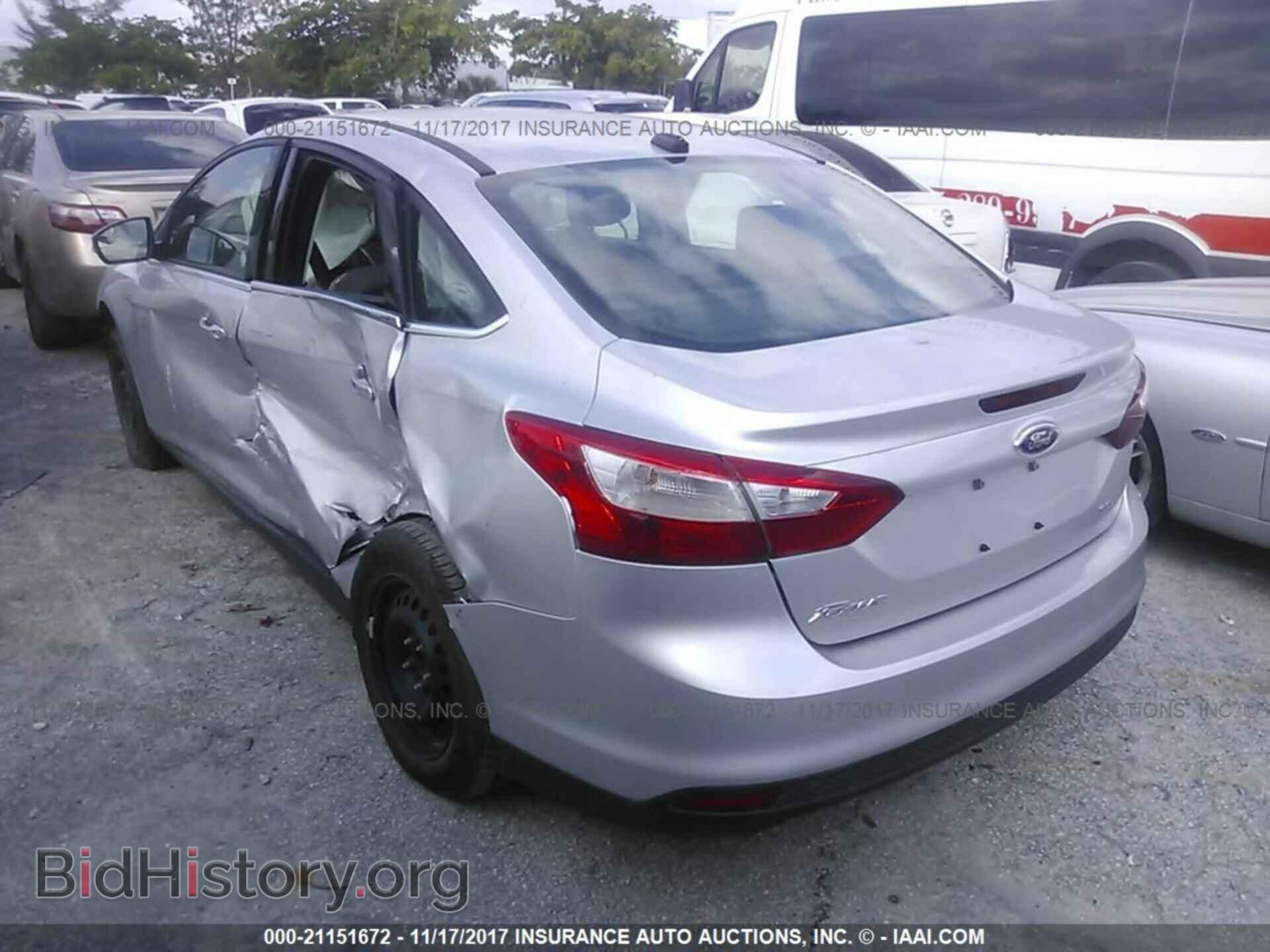 2012 Ford Focus - VIN: 1FAHP3H20CL317341 - Photo 3
