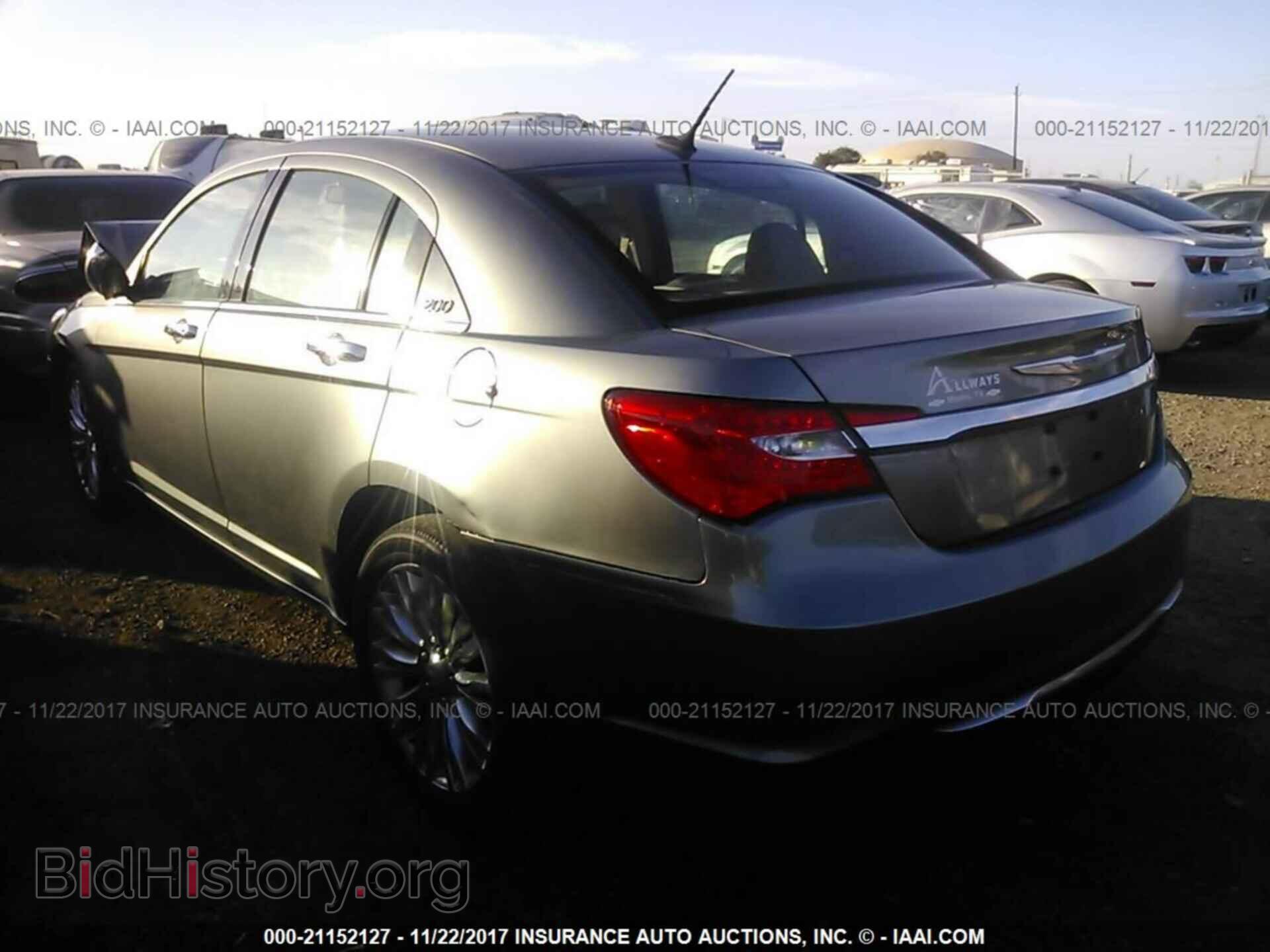 2012 Chrysler 200 - VIN: 1C3CCBCG8CN253961 - Photo 3