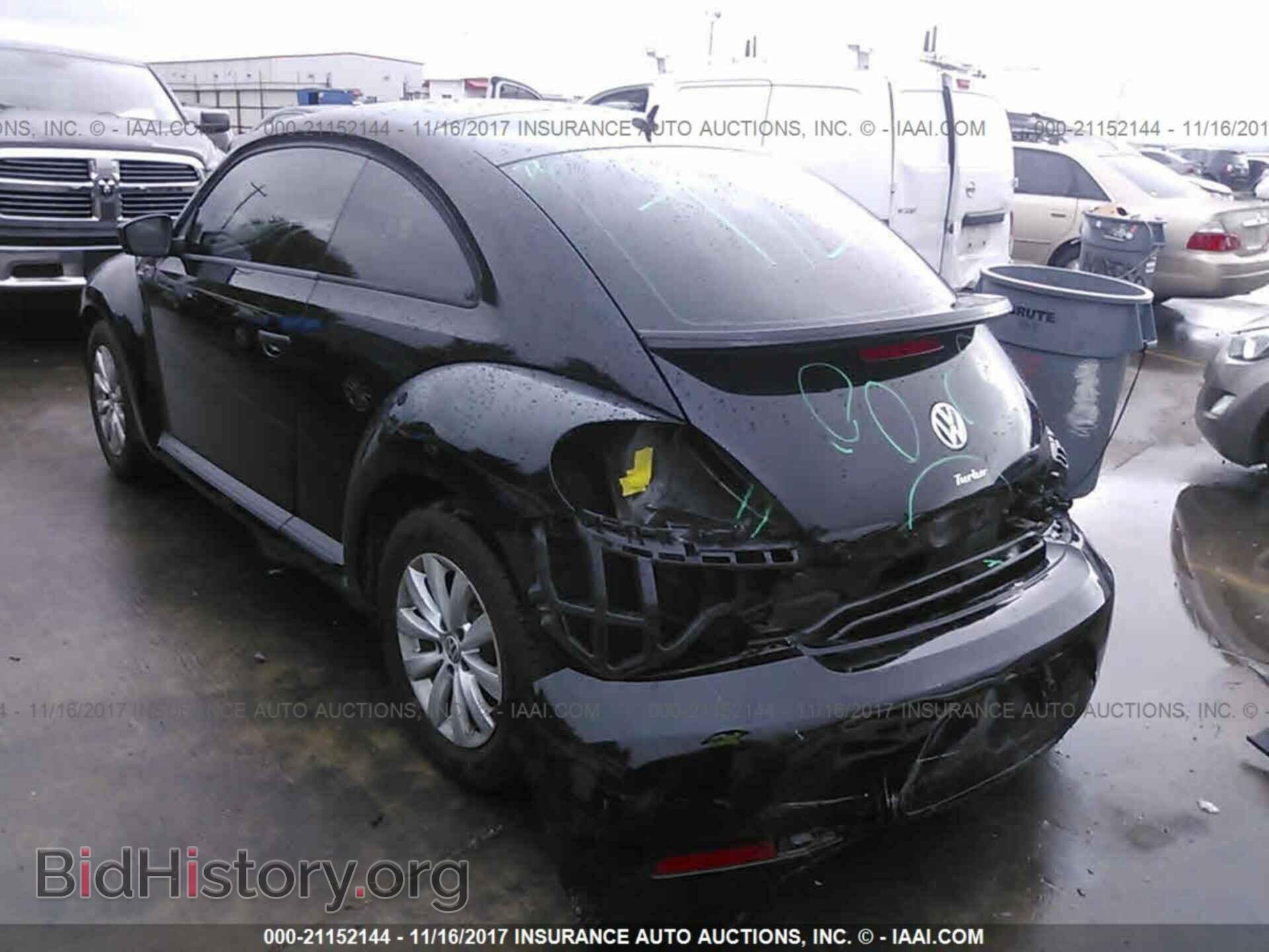 2016 Volkswagen Beetle - VIN: 3VWF17ATXGM636597 - Фото 3