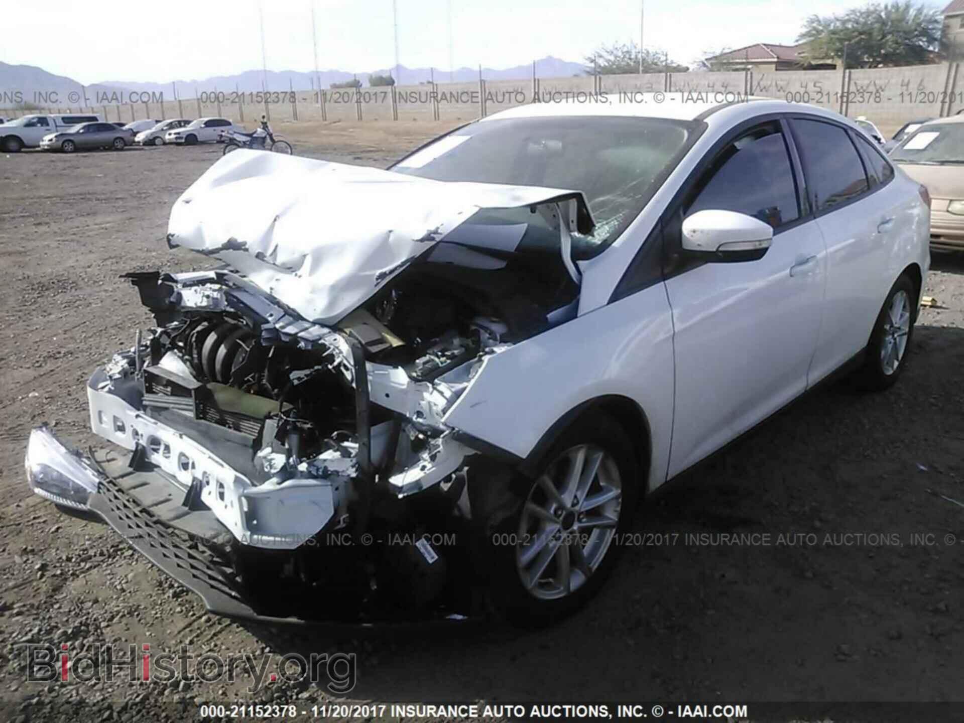 2015 Ford Focus - VIN: 1FADP3F29FL207068 - Photo 2