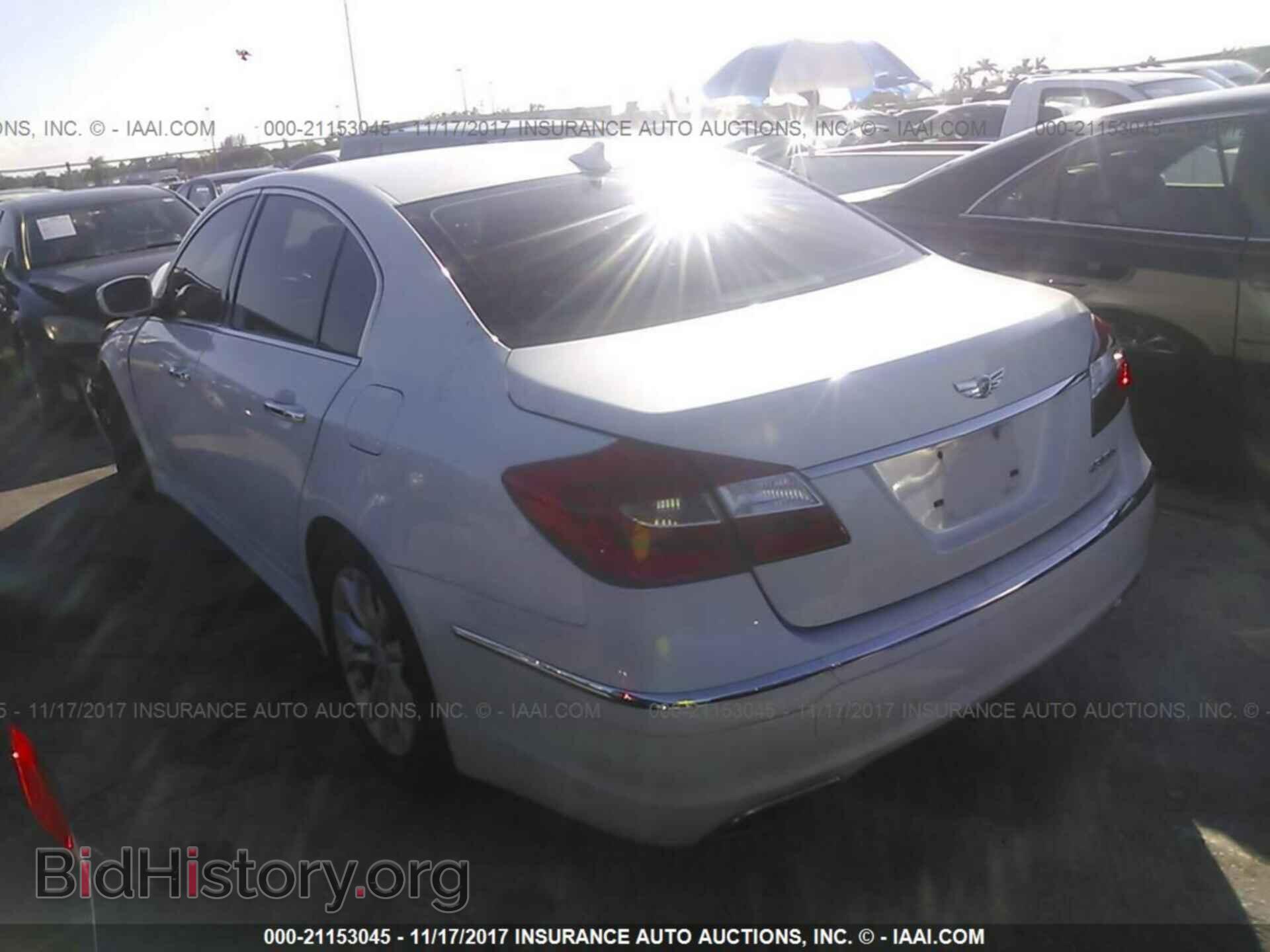 2013 Hyundai Genesis - VIN: KMHGC4DD7DU208879 - Фото 3