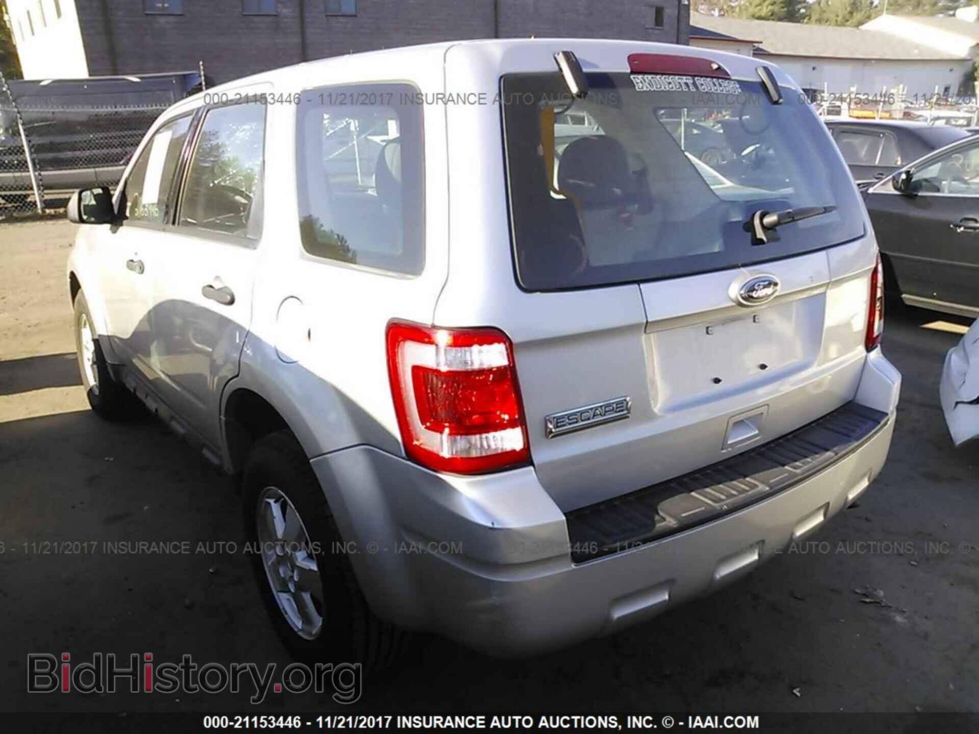 2011 Ford Escape - VIN: 1FMCU0C78BKA15570 - Photo 3