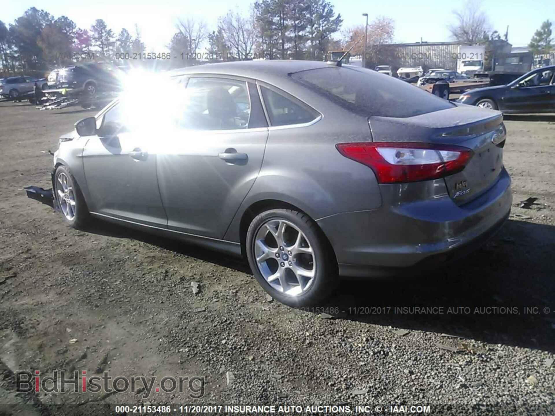 2012 Ford Focus - VIN: 1FAHP3H23CL276090 - Photo 3