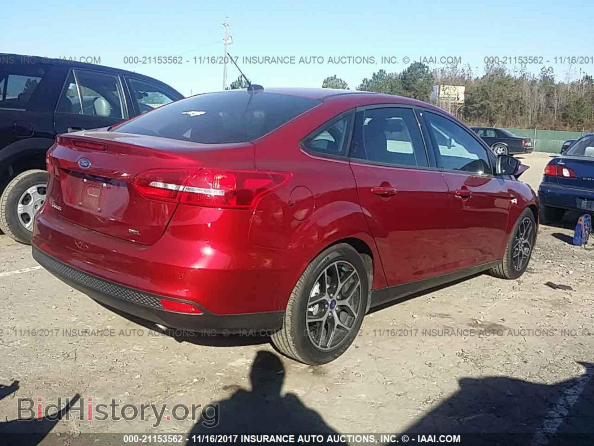 2017 Ford Focus - VIN: 1FADP3H25HL270068 - Photo 4