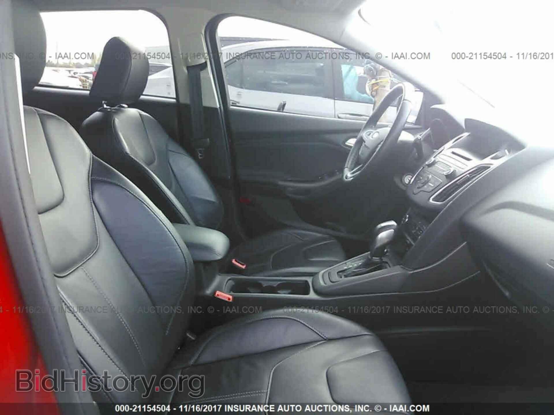 2016 Ford Focus - VIN: 1FADP3K29GL340193 - Photo 5
