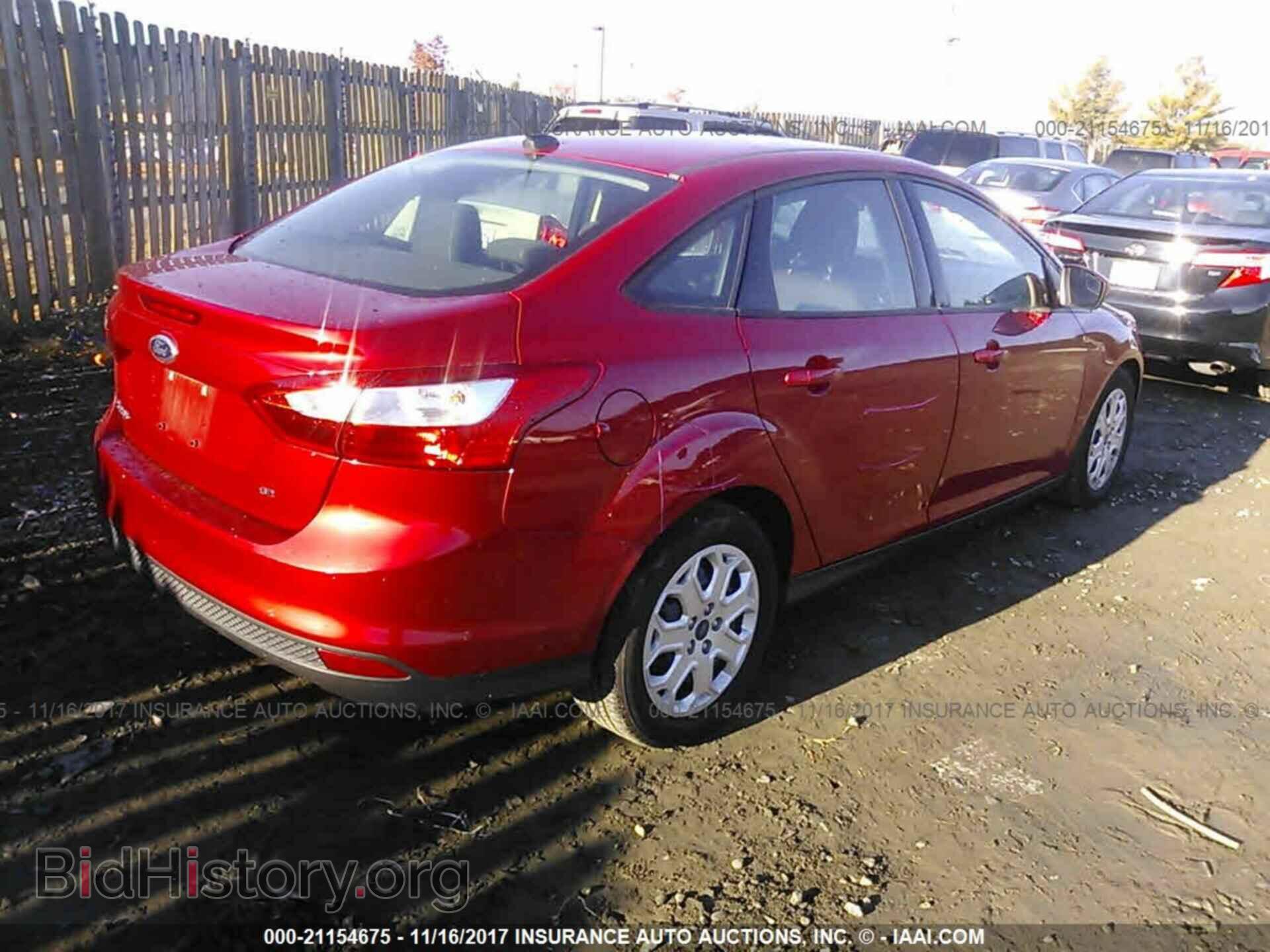 2012 Ford Focus - VIN: 1FAHP3F24CL352080 - Photo 4