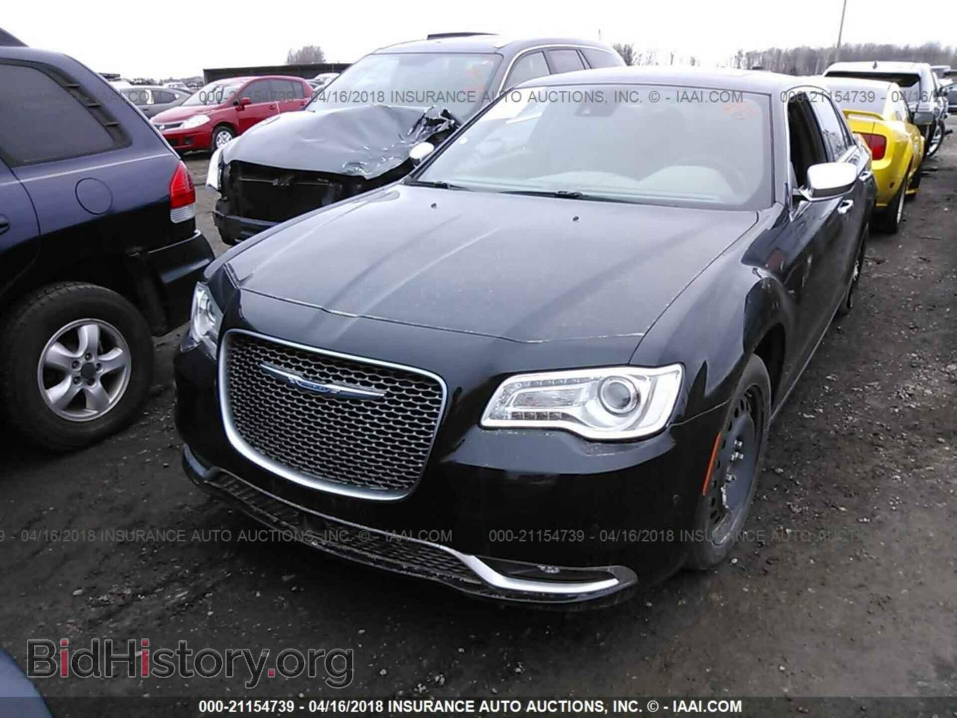 2015 Chrysler 300c - VIN: 2C3CCASG6FH767333 - Photo 2