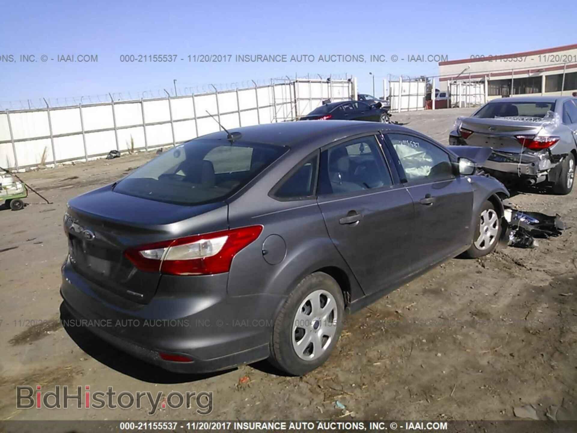 2012 Ford Focus - VIN: 1FAHP3E28CL426831 - Photo 4