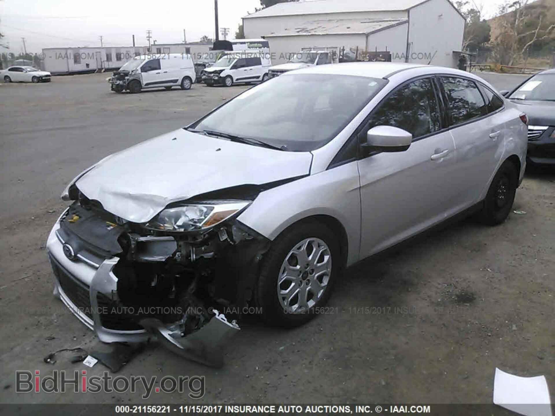 2012 Ford Focus - VIN: 1FAHP3F23CL452199 - Photo 2