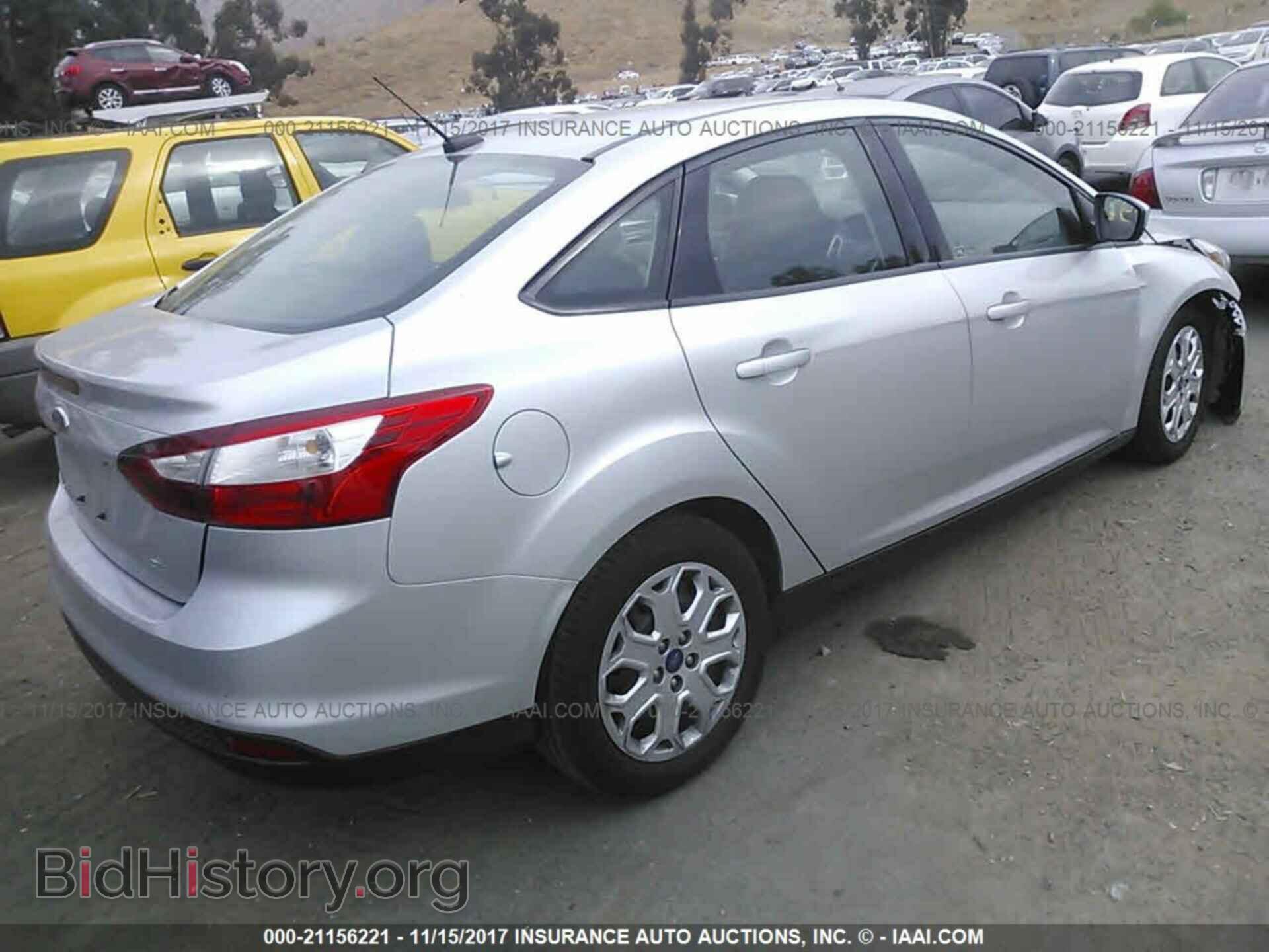 2012 Ford Focus - VIN: 1FAHP3F23CL452199 - Photo 4