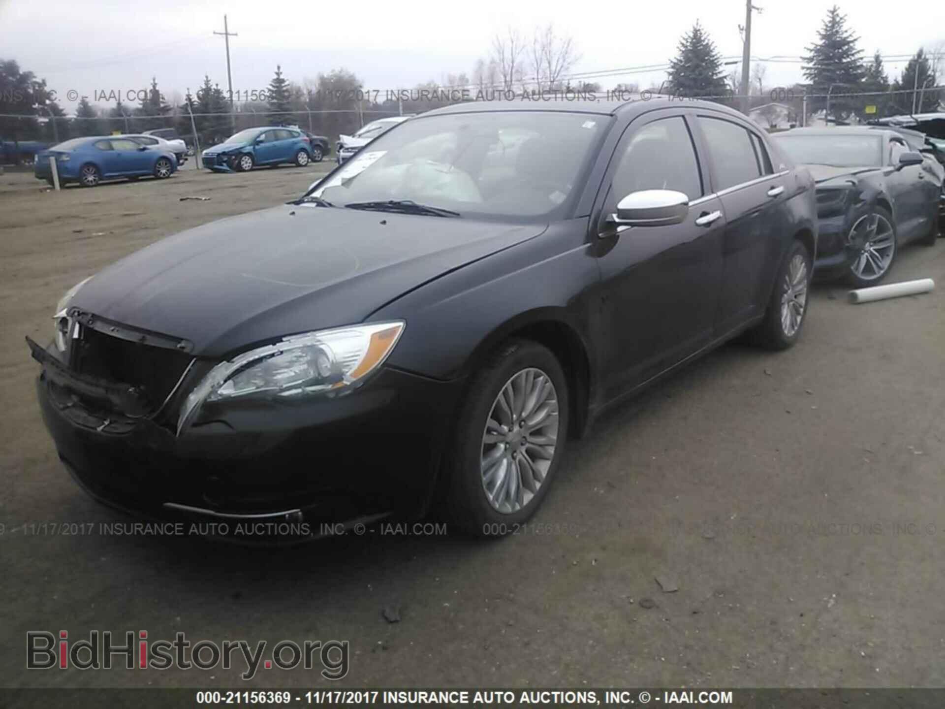 2011 Chrysler 200 - VIN: 1C3BC2FB7BN600898 - Photo 2