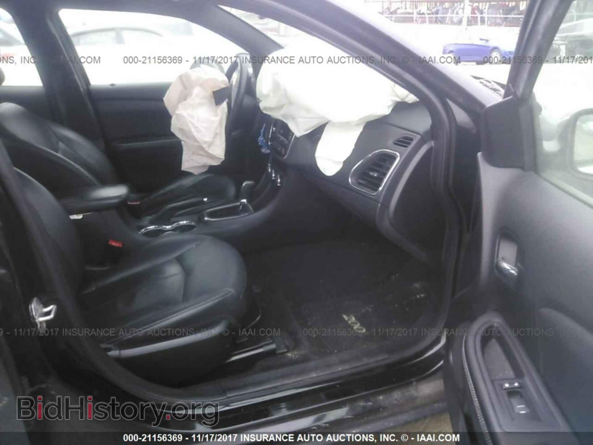 2011 Chrysler 200 - VIN: 1C3BC2FB7BN600898 - Photo 5