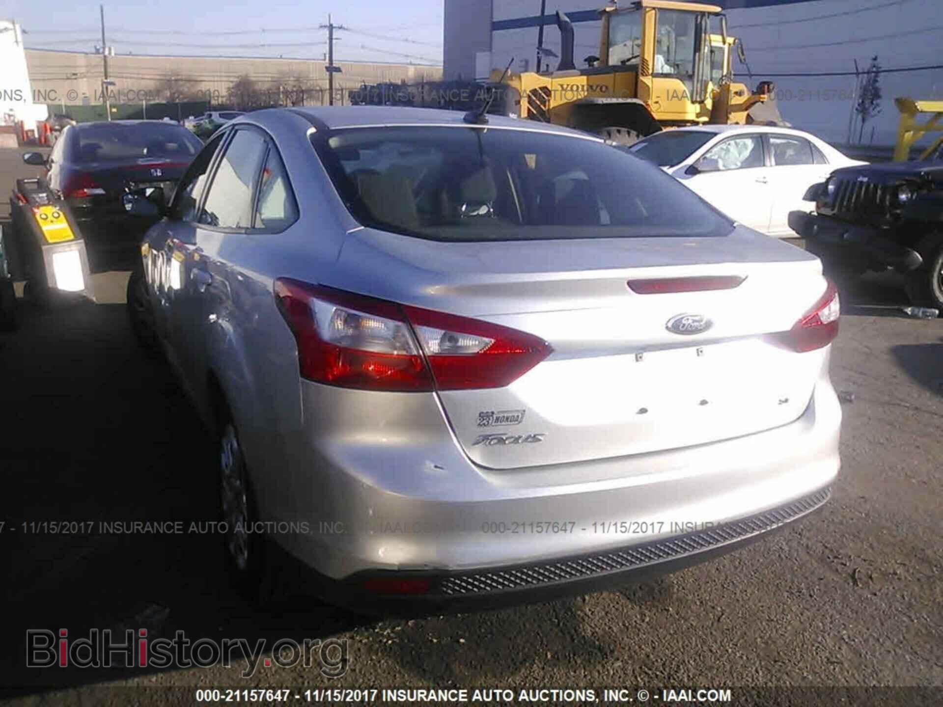 2012 Ford Focus - VIN: 1FAHP3F27CL223900 - Photo 3