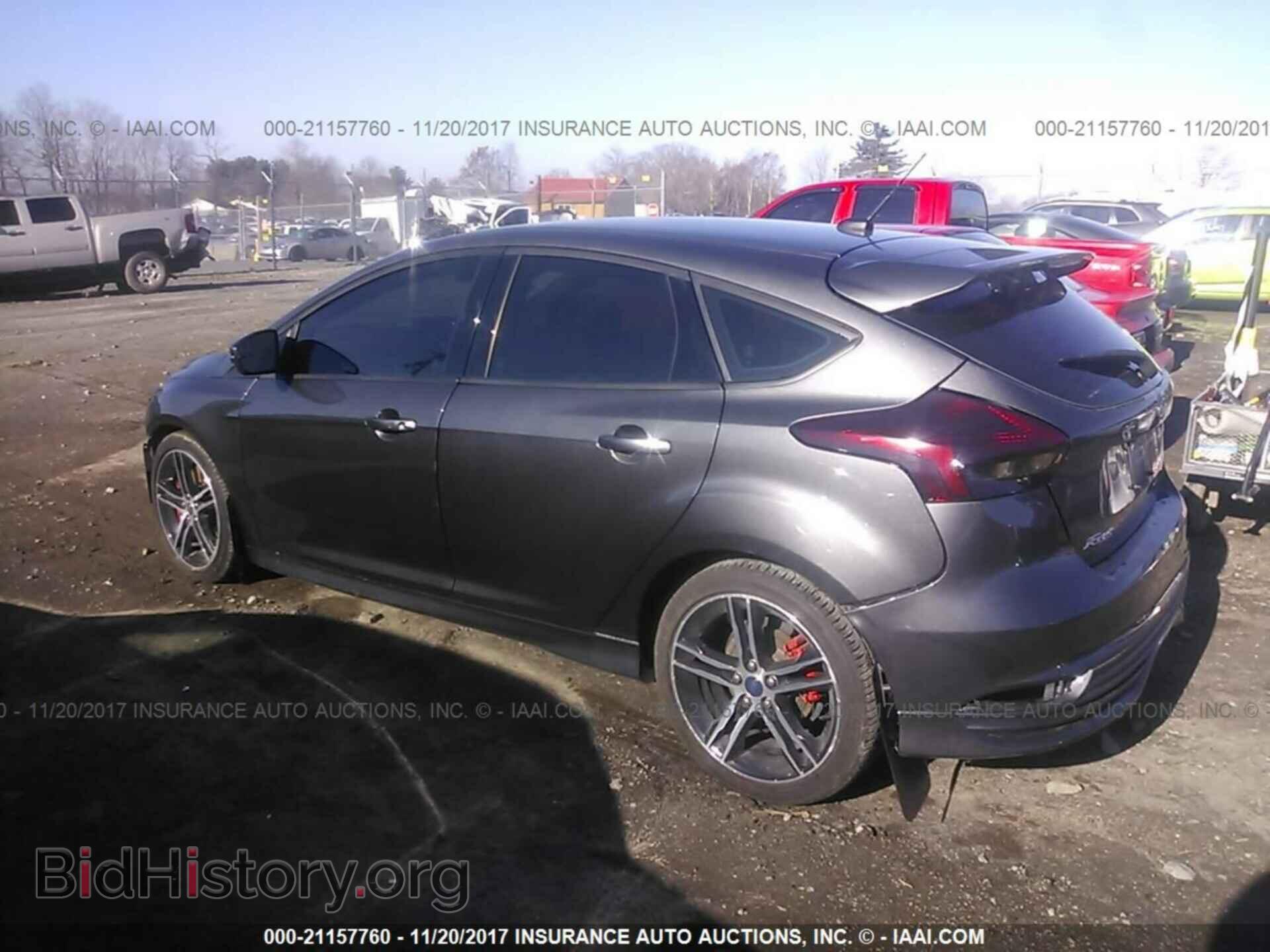 2016 Ford Focus - VIN: 1FADP3L94GL281002 - Photo 3