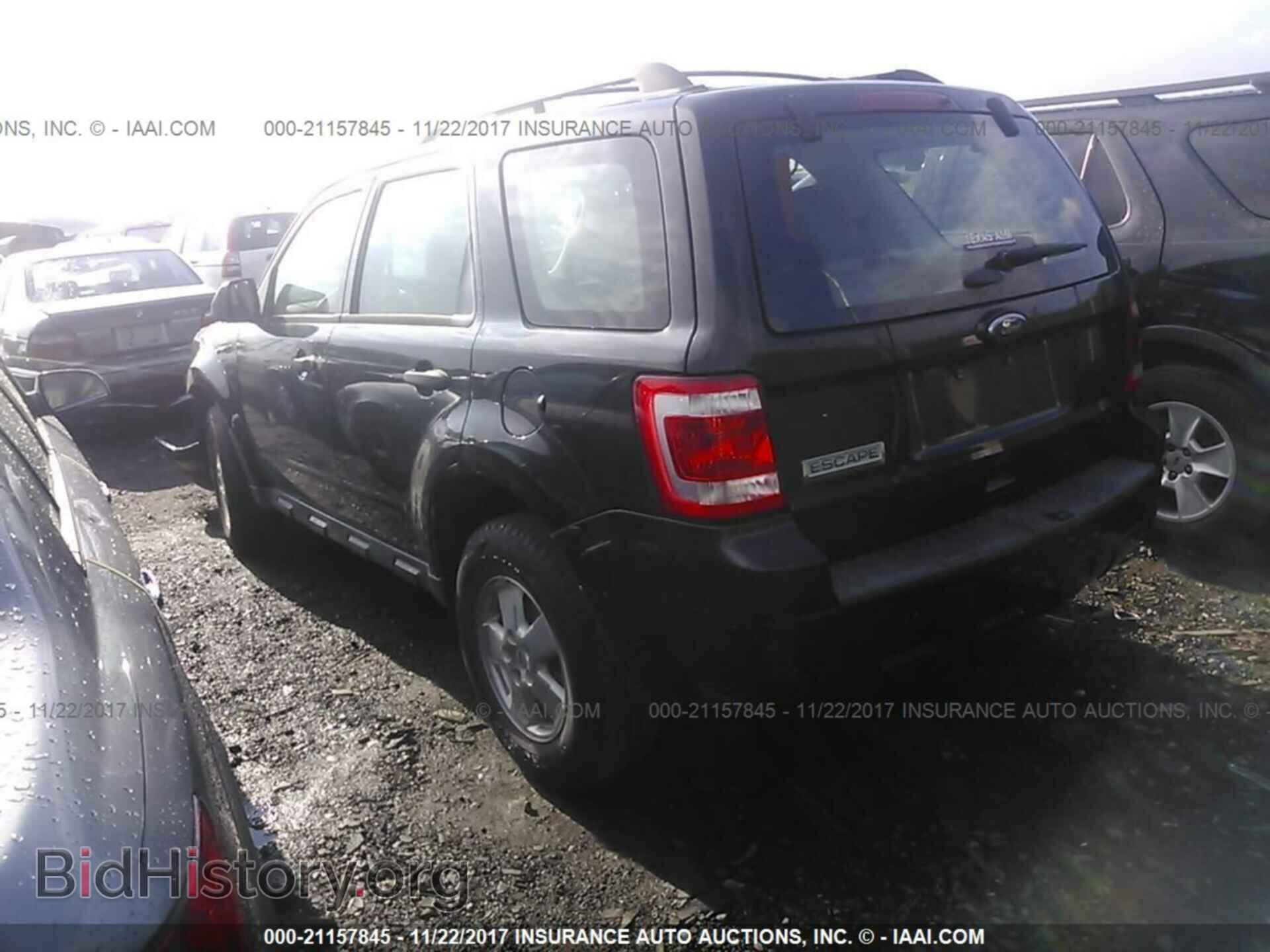 2011 Ford Escape - VIN: 1FMCU0C73BKB24079 - Фото 3