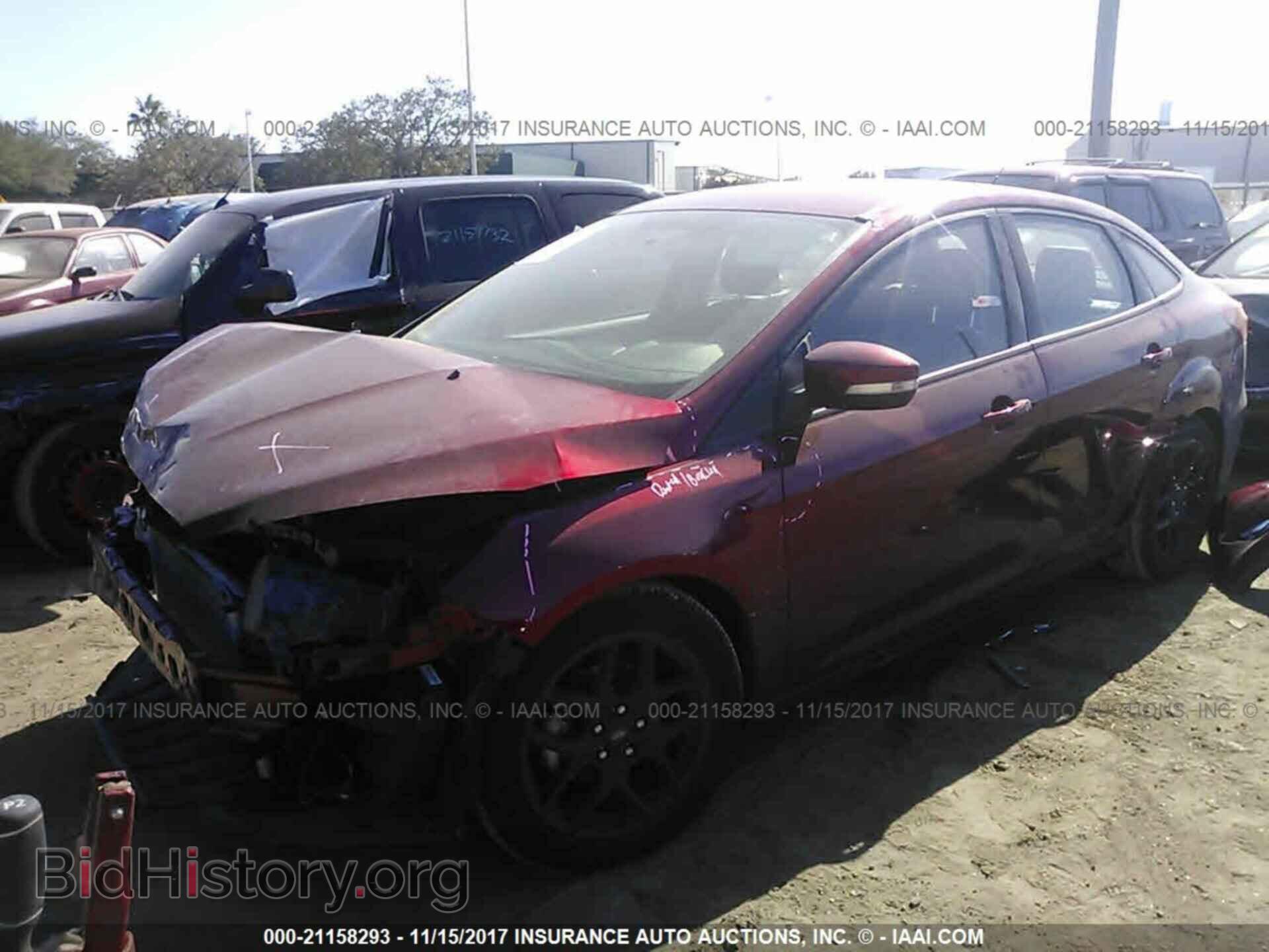 2016 Ford Focus - VIN: 1FADP3F26GL402322 - Фото 2