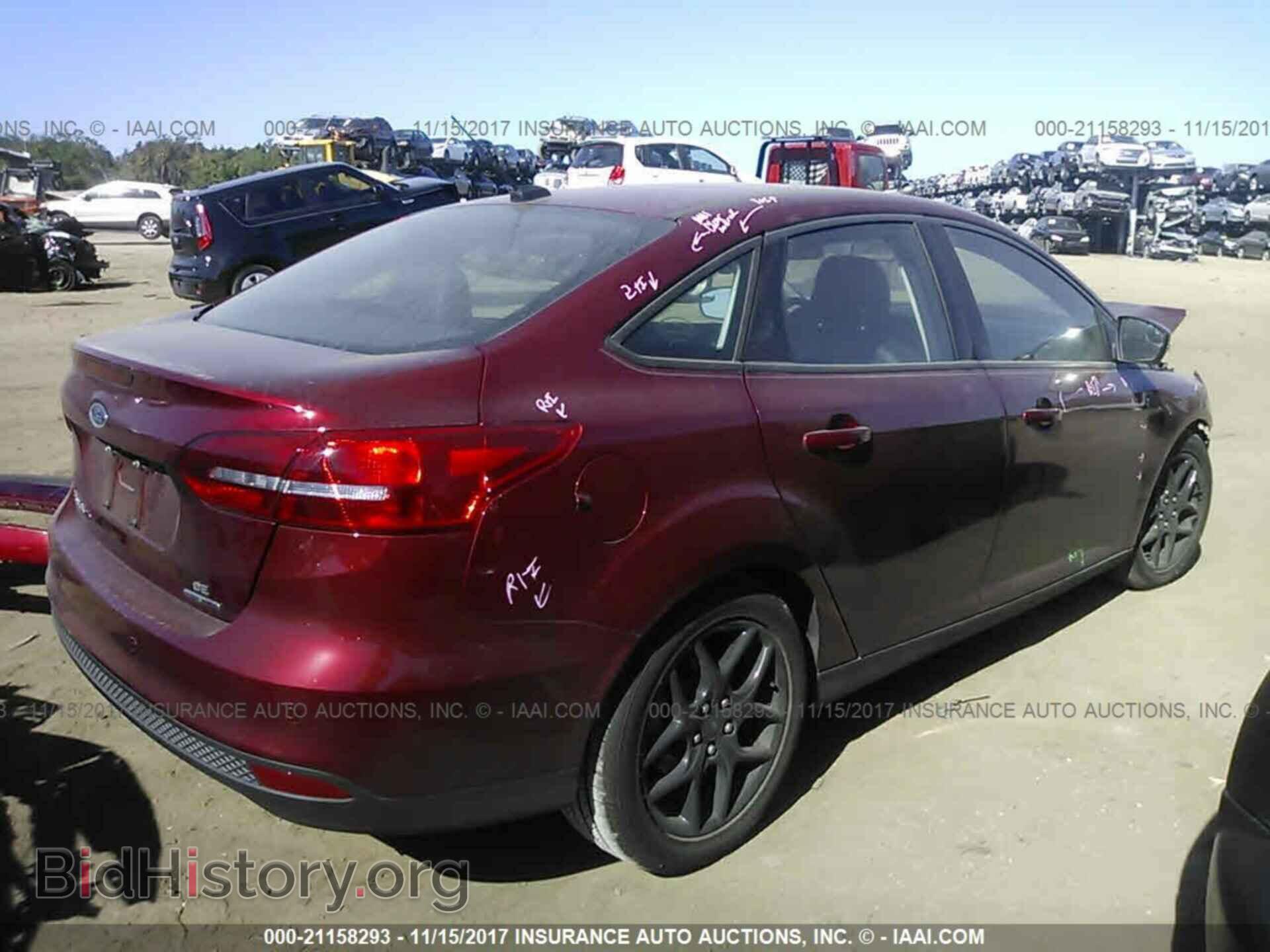 2016 Ford Focus - VIN: 1FADP3F26GL402322 - Фото 4