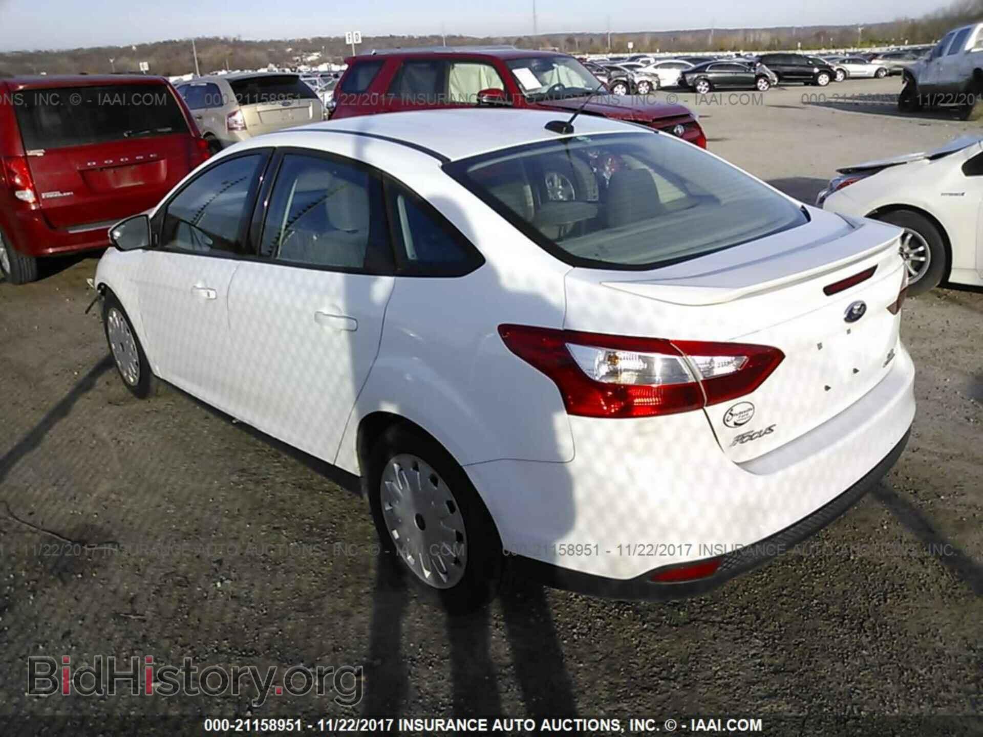 2014 Ford Focus - VIN: 1FADP3F28EL115237 - Photo 3