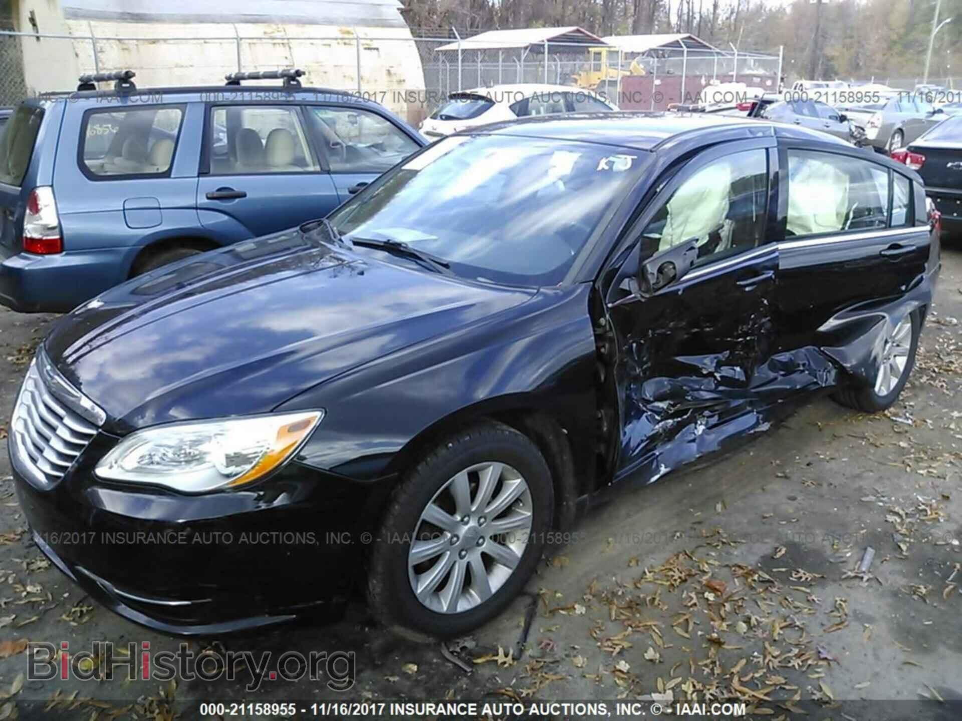 2013 Chrysler 200 - VIN: 1C3CCBBB5DN601562 - Photo 2