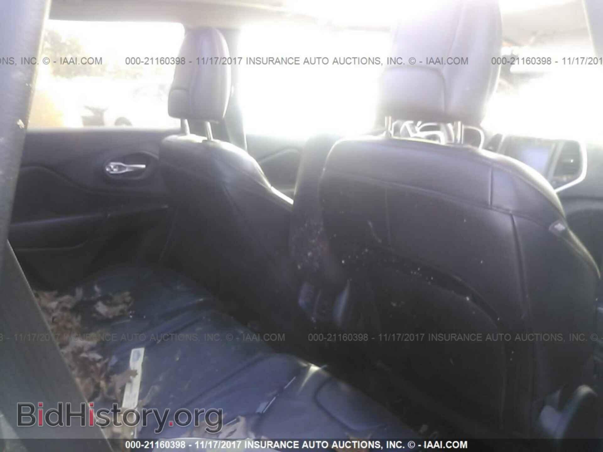 2014 Jeep Cherokee - VIN: 1C4PJMBS7EW215610 - Photo 8