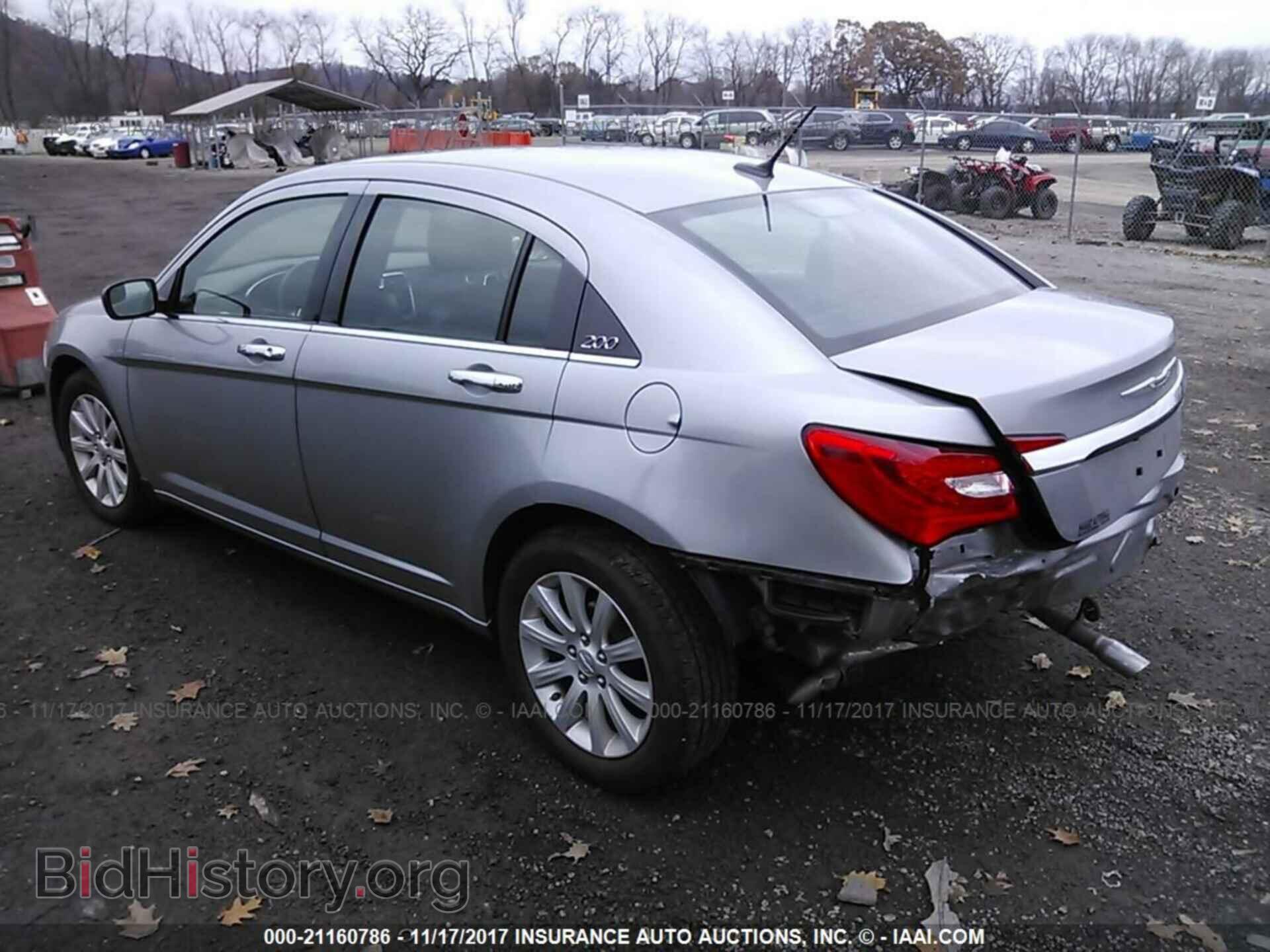 2014 Chrysler 200 - VIN: 1C3CCBCG0EN172715 - Photo 3